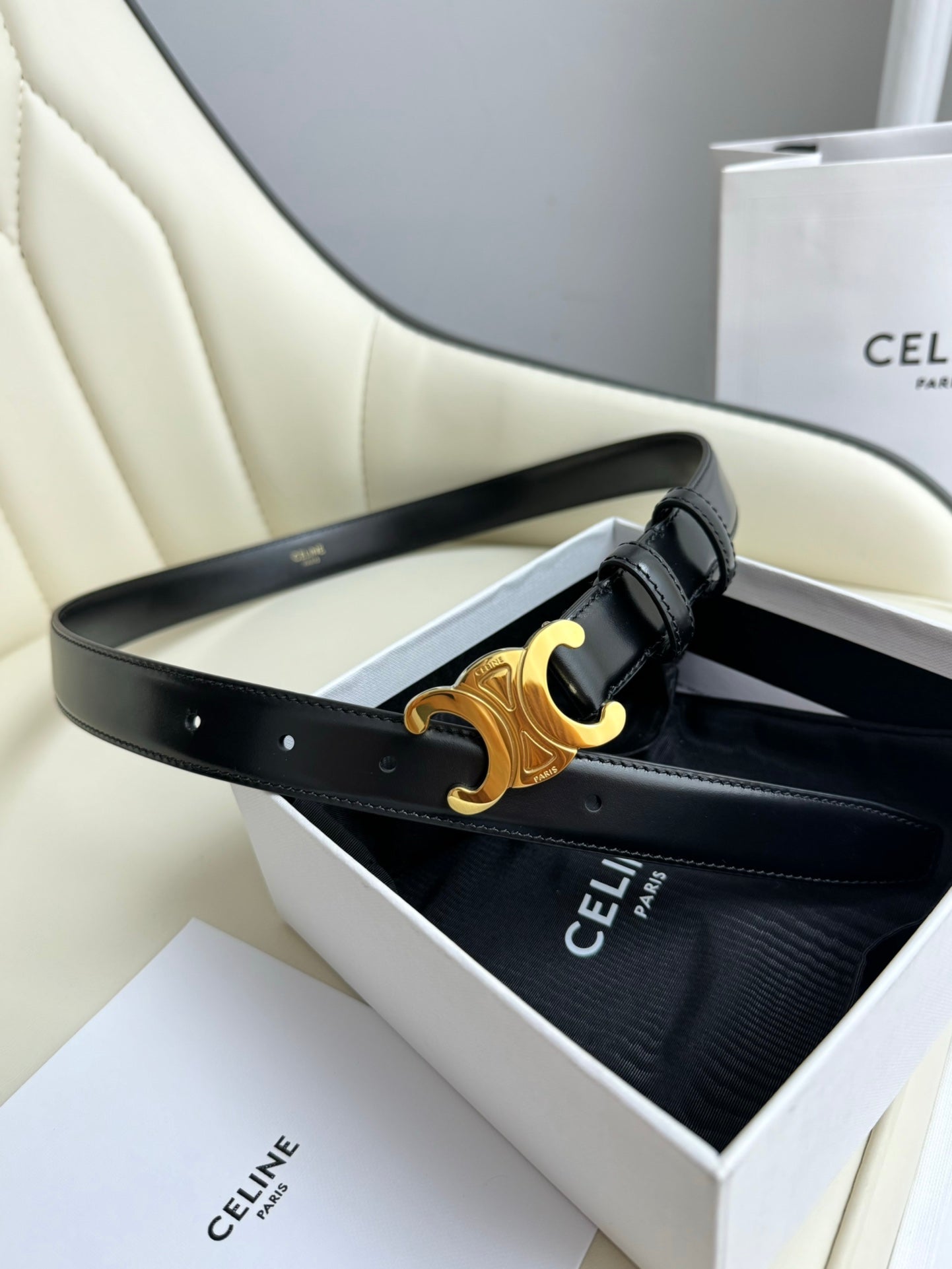 MEDIUM TRIOMPHE BELT 25MM BLACK LEATHER GOLD HARDWARE - 30