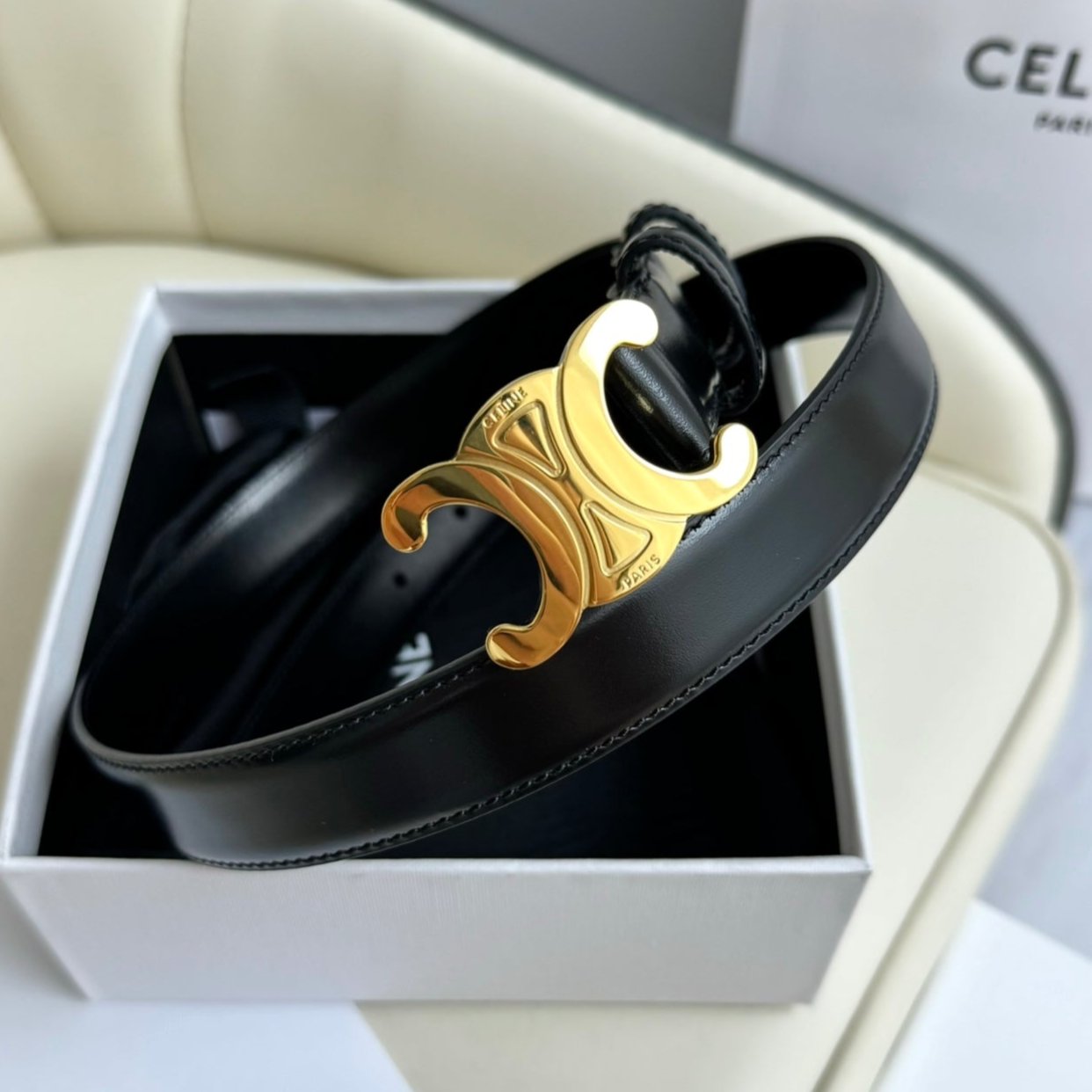 MEDIUM TRIOMPHE BELT 25MM BLACK LEATHER GOLD HARDWARE - 30