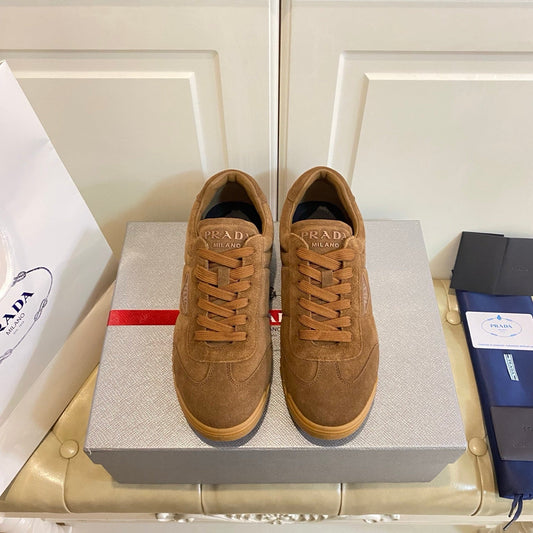 КРОСІВКИ PRADA 26S НА ШНУРІВЦІ З КАРАМЕЛЬНО-КОРИЧНЕВОЇ ЗАМШІ