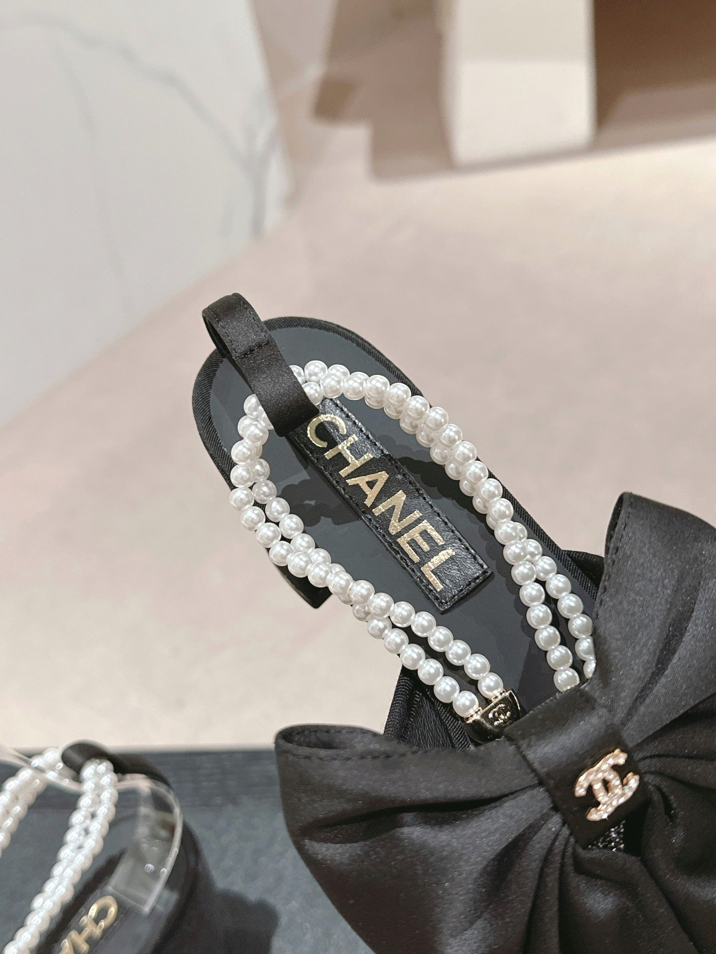 HIGH SANDAL WITH PEARL CHAIN BLACK LAMBSKIN WITH RHINESTONES - 34