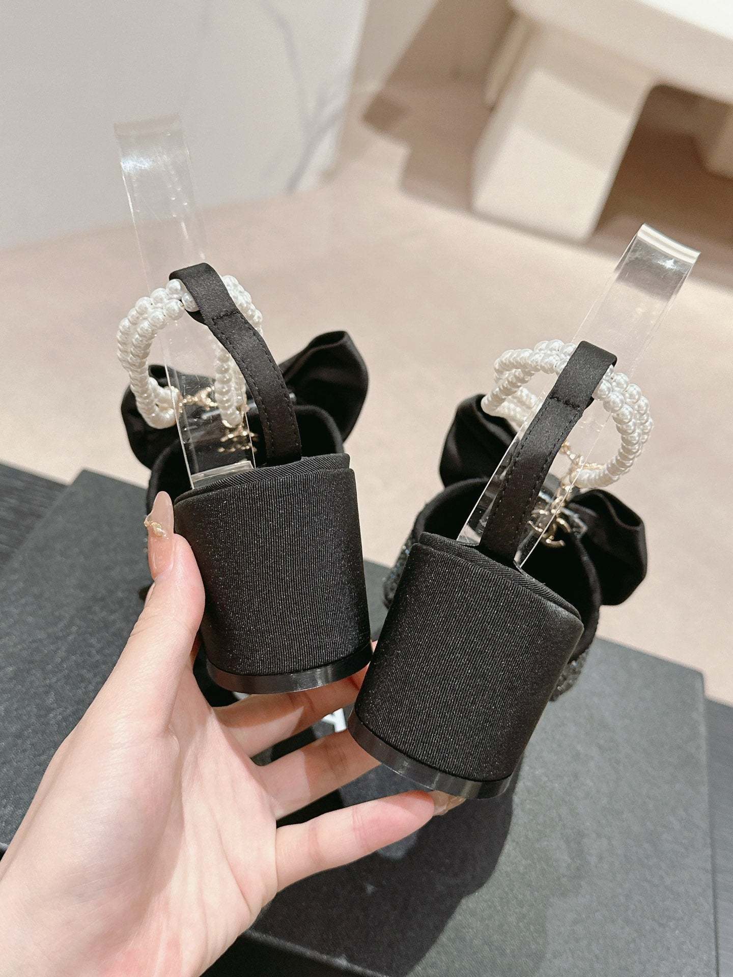 HIGH SANDAL WITH PEARL CHAIN BLACK LAMBSKIN WITH RHINESTONES - 34