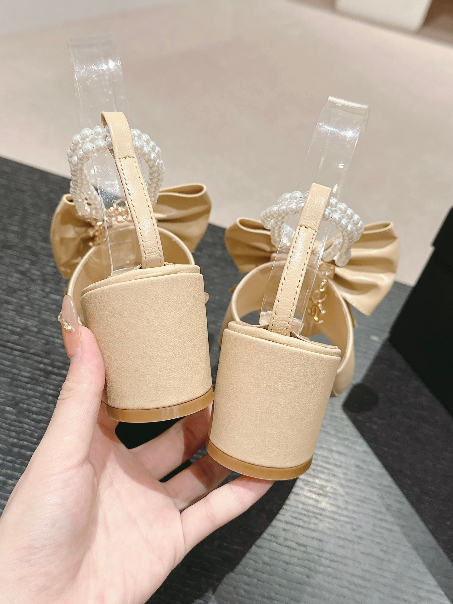 HIGH SANDAL WITH PEARL CHAIN IN BEIGE CREAM LAMBSKIN - 34
