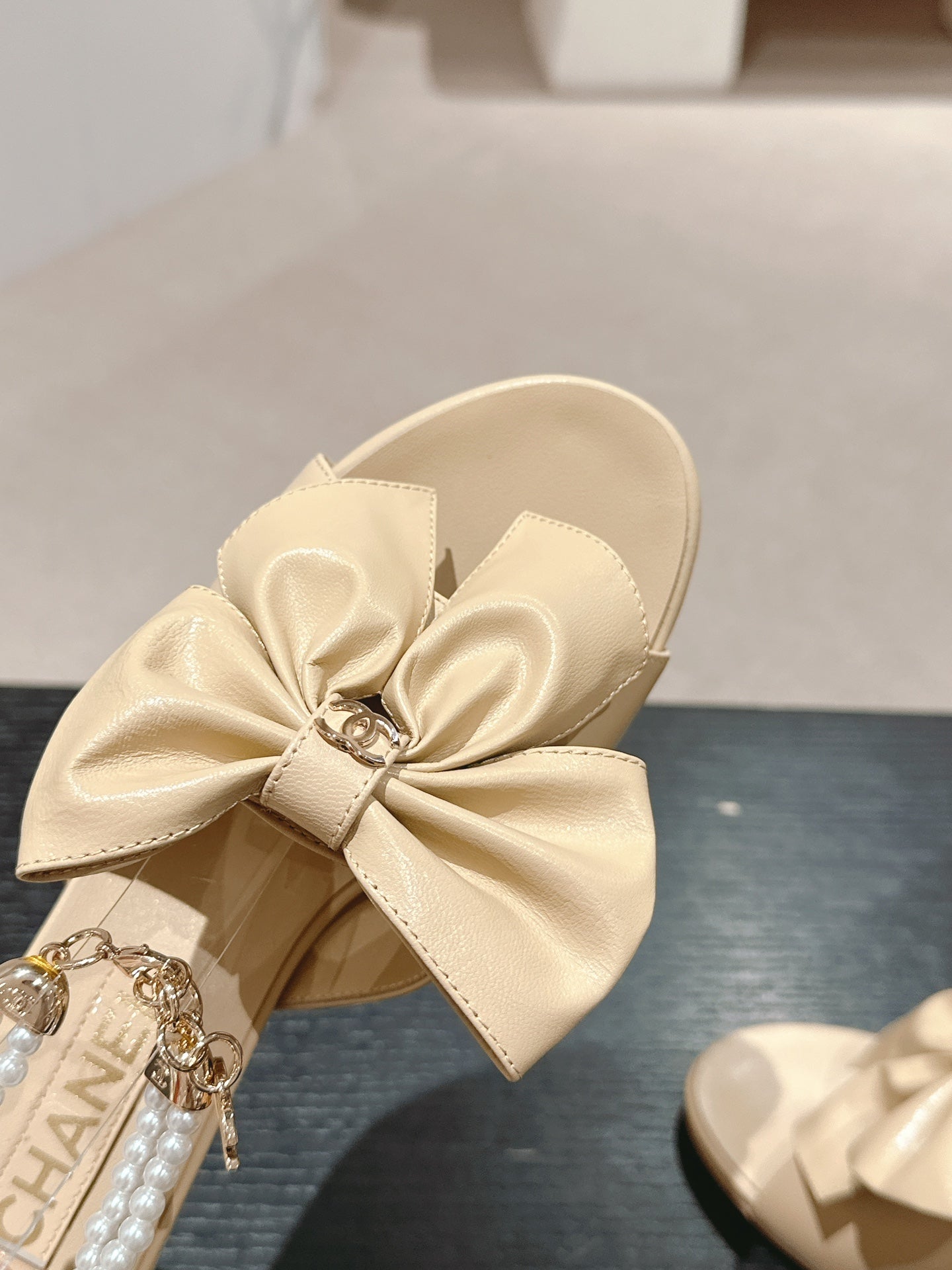 HIGH SANDAL WITH PEARL CHAIN IN BEIGE CREAM LAMBSKIN - 34