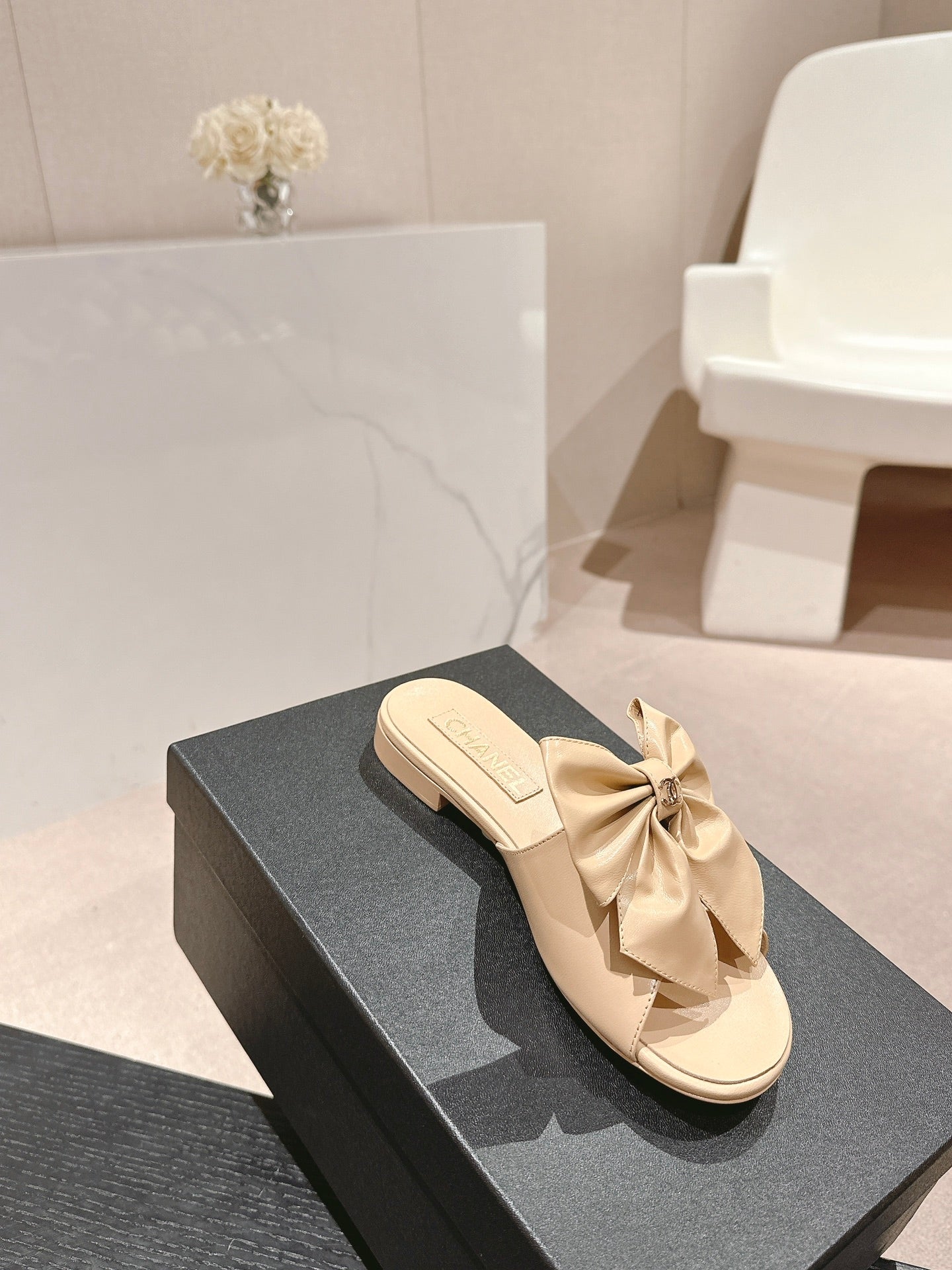 BOW LADY SLIPPERS BEIGE CREAM LAMBSKIN - 34