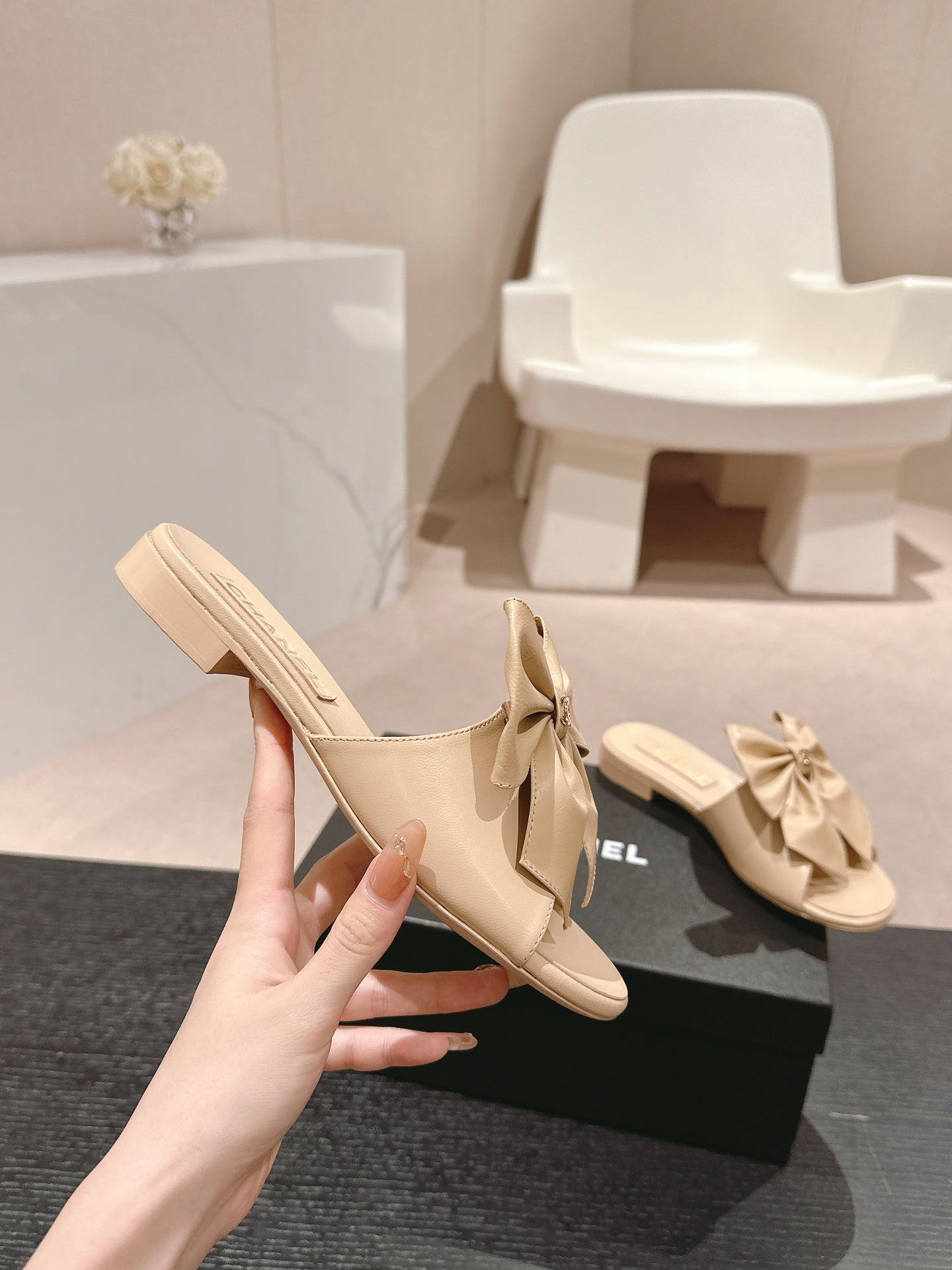 BOW LADY SLIPPERS BEIGE CREAM LAMBSKIN - 34
