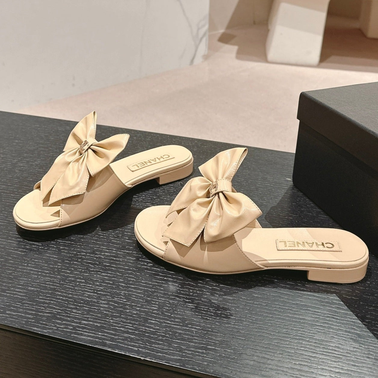 BOW LADY SLIPPERS BEIGE CREAM LAMBSKIN - 34