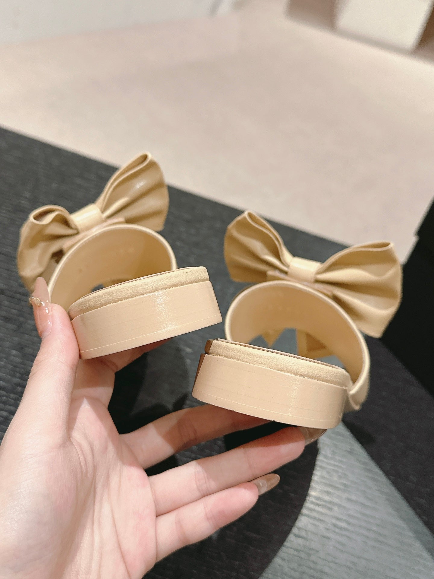 BOW LADY SLIPPERS BEIGE CREAM LAMBSKIN - 34