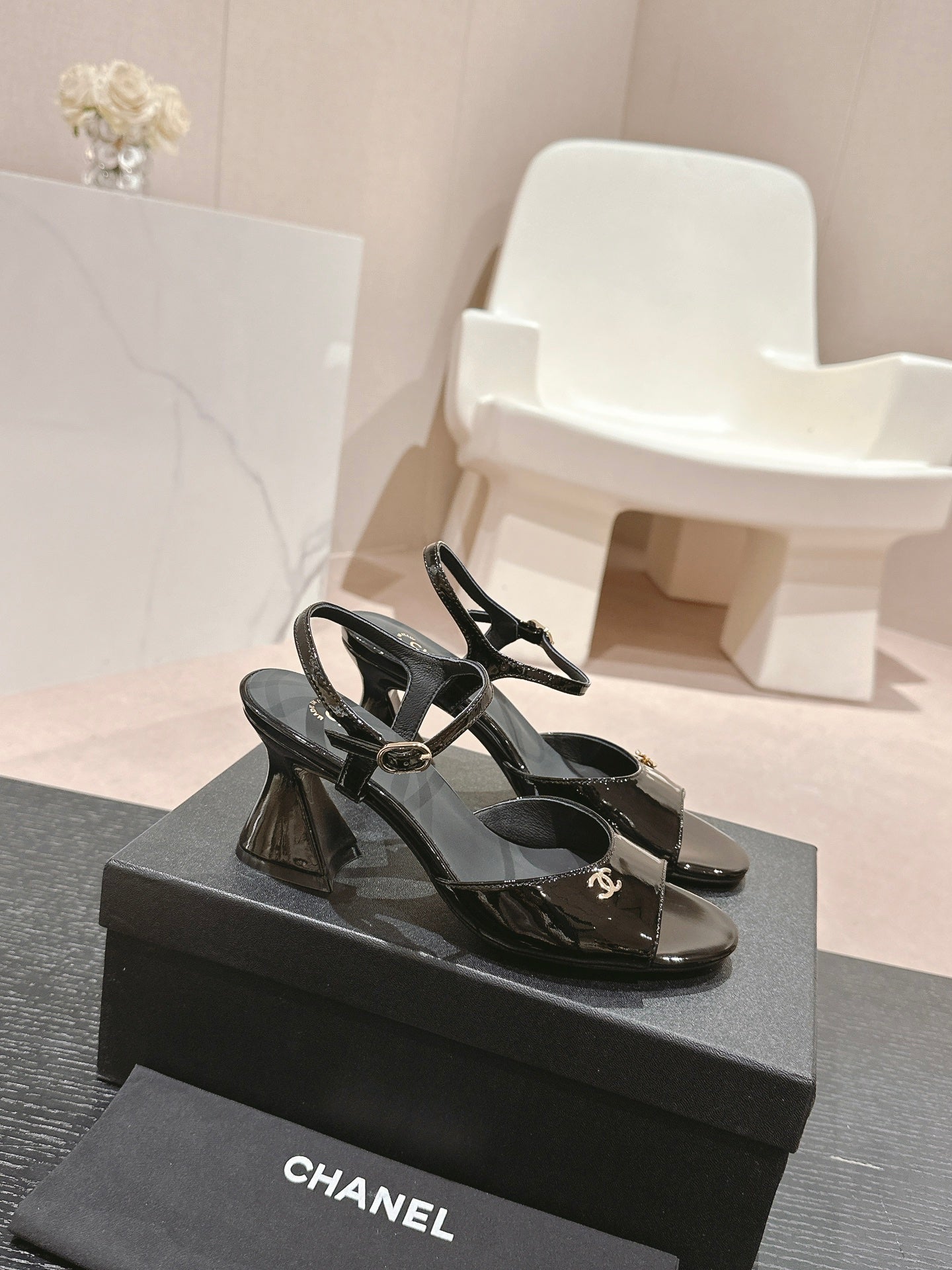 HIGH HEELS SANDAL IN BLACK LAMBSKIN - 35