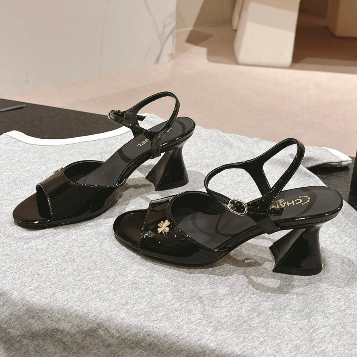 HIGH HEELS SANDAL IN BLACK LAMBSKIN - 35