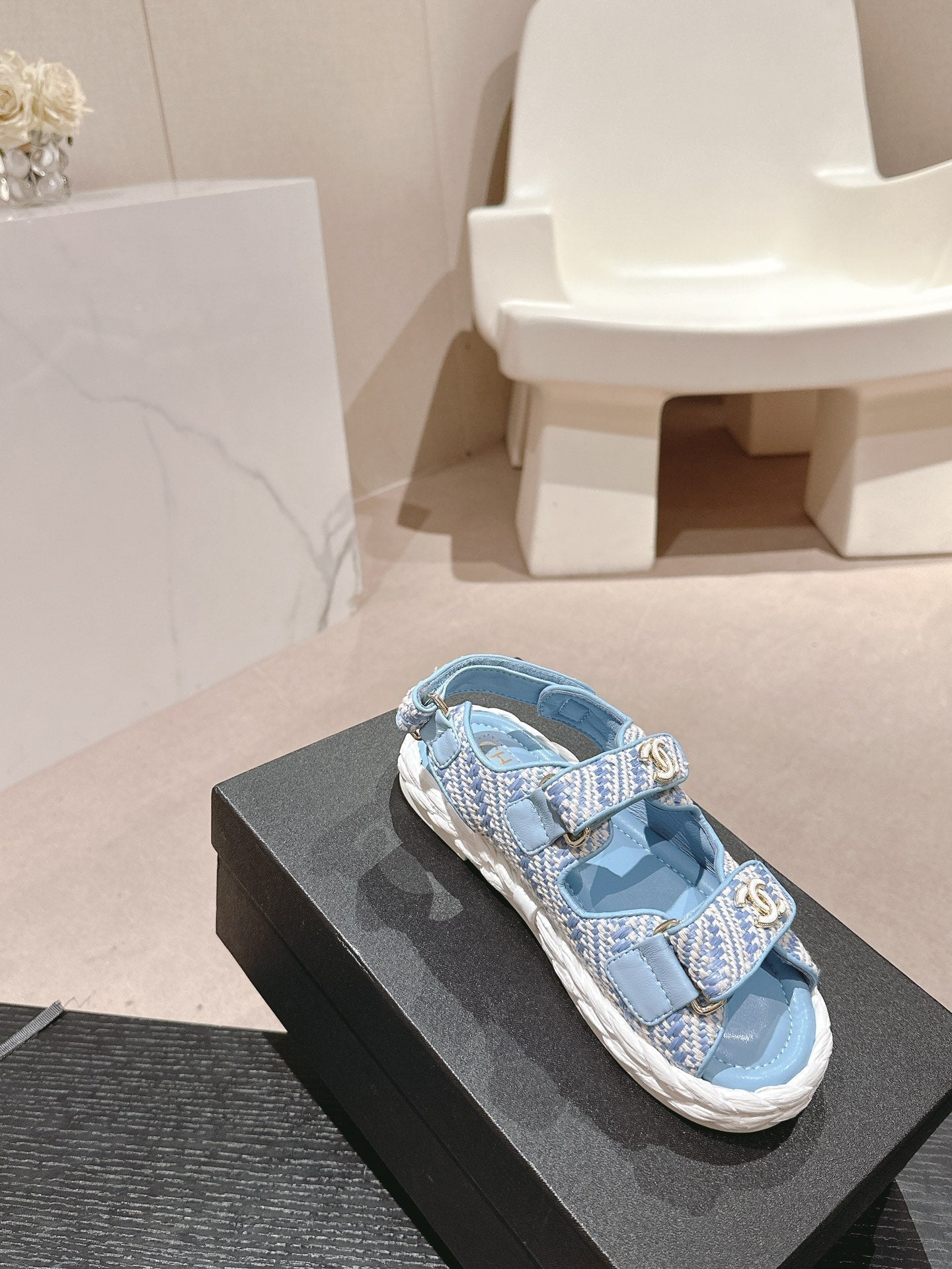 CC DAD SANDALS IN LIGHT BLUE CALFSKIN - 34