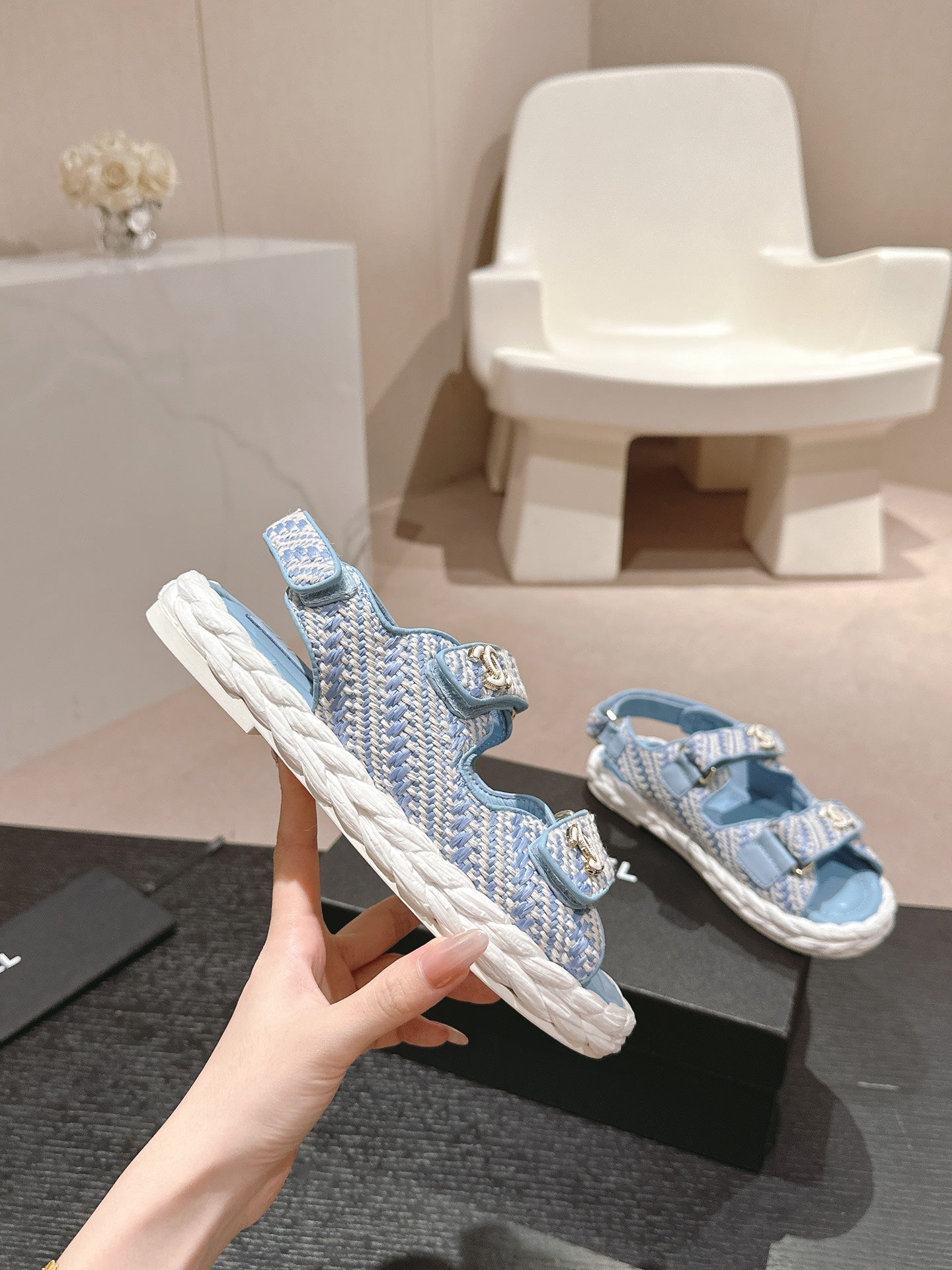 CC DAD SANDALS IN LIGHT BLUE CALFSKIN - 34