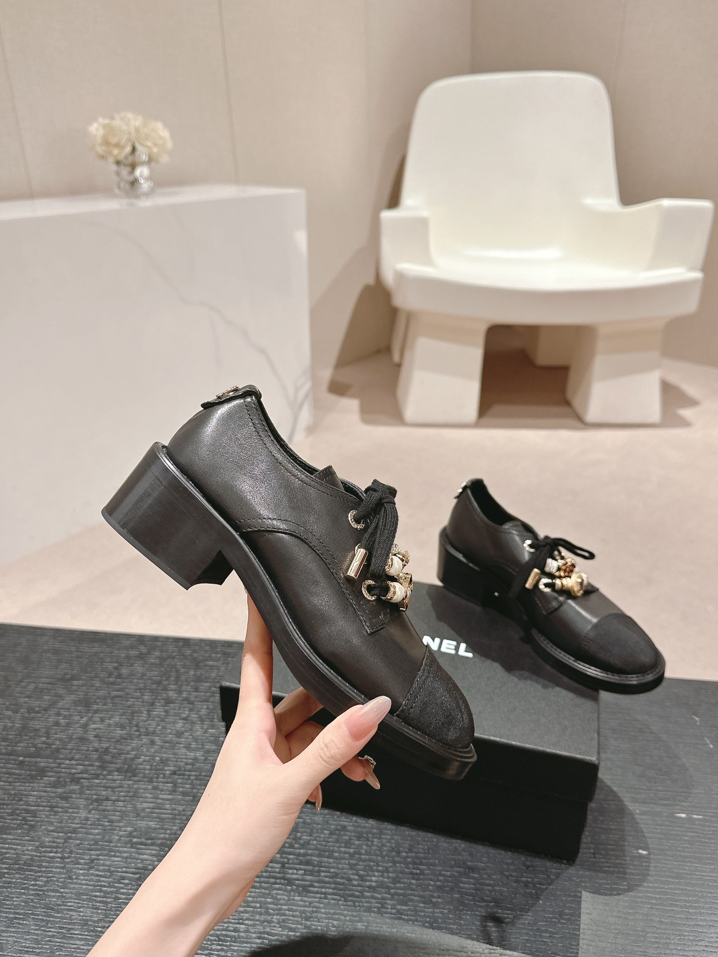 OXFORD SHOES BLACK SHEEPSKIN - 34