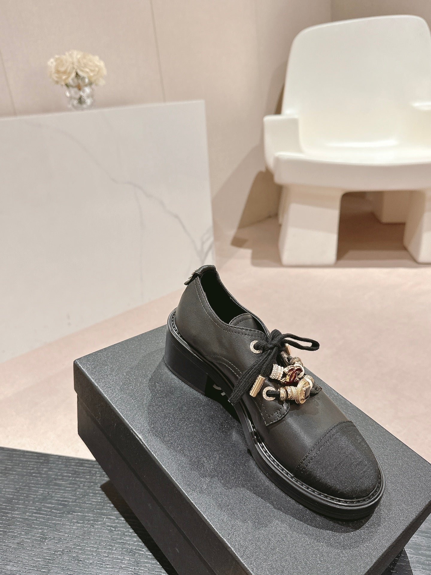 OXFORD SHOES BLACK SHEEPSKIN - 34