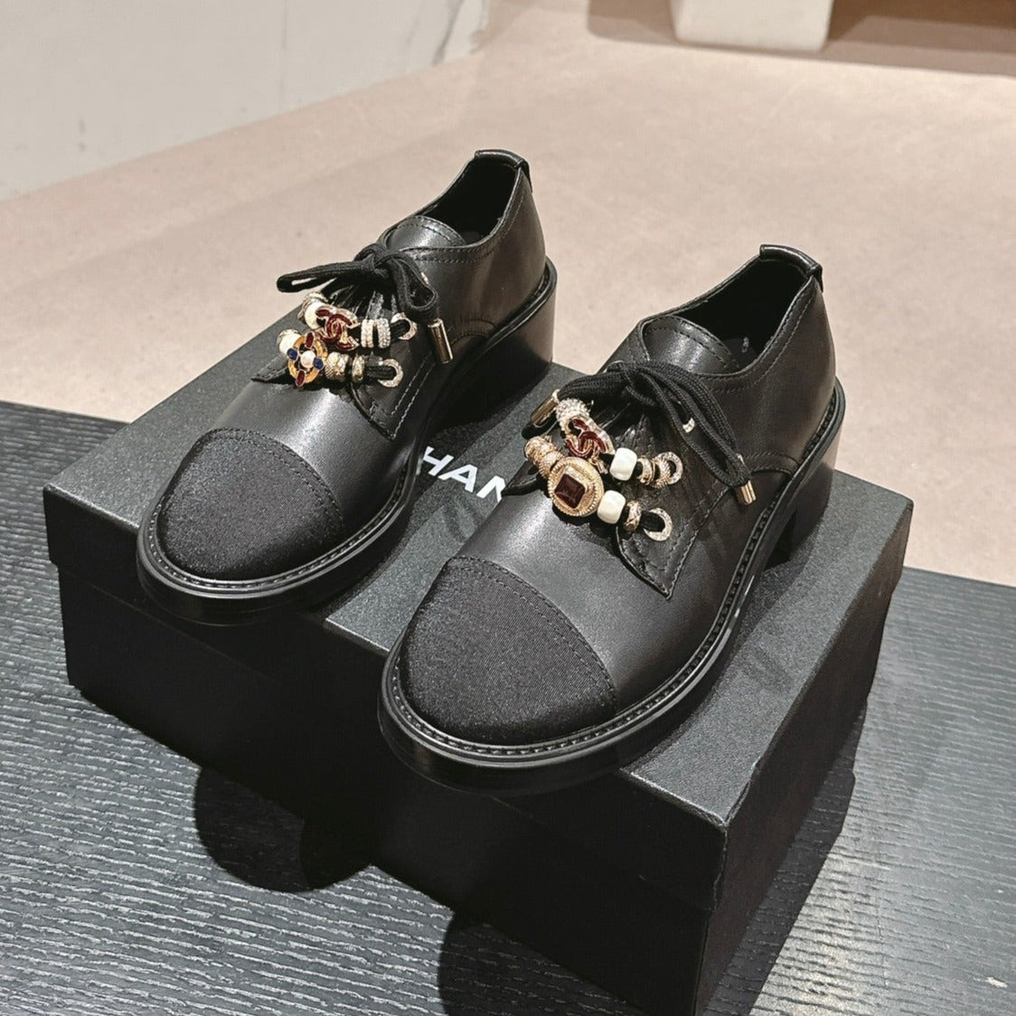 OXFORD SHOES BLACK SHEEPSKIN - 34