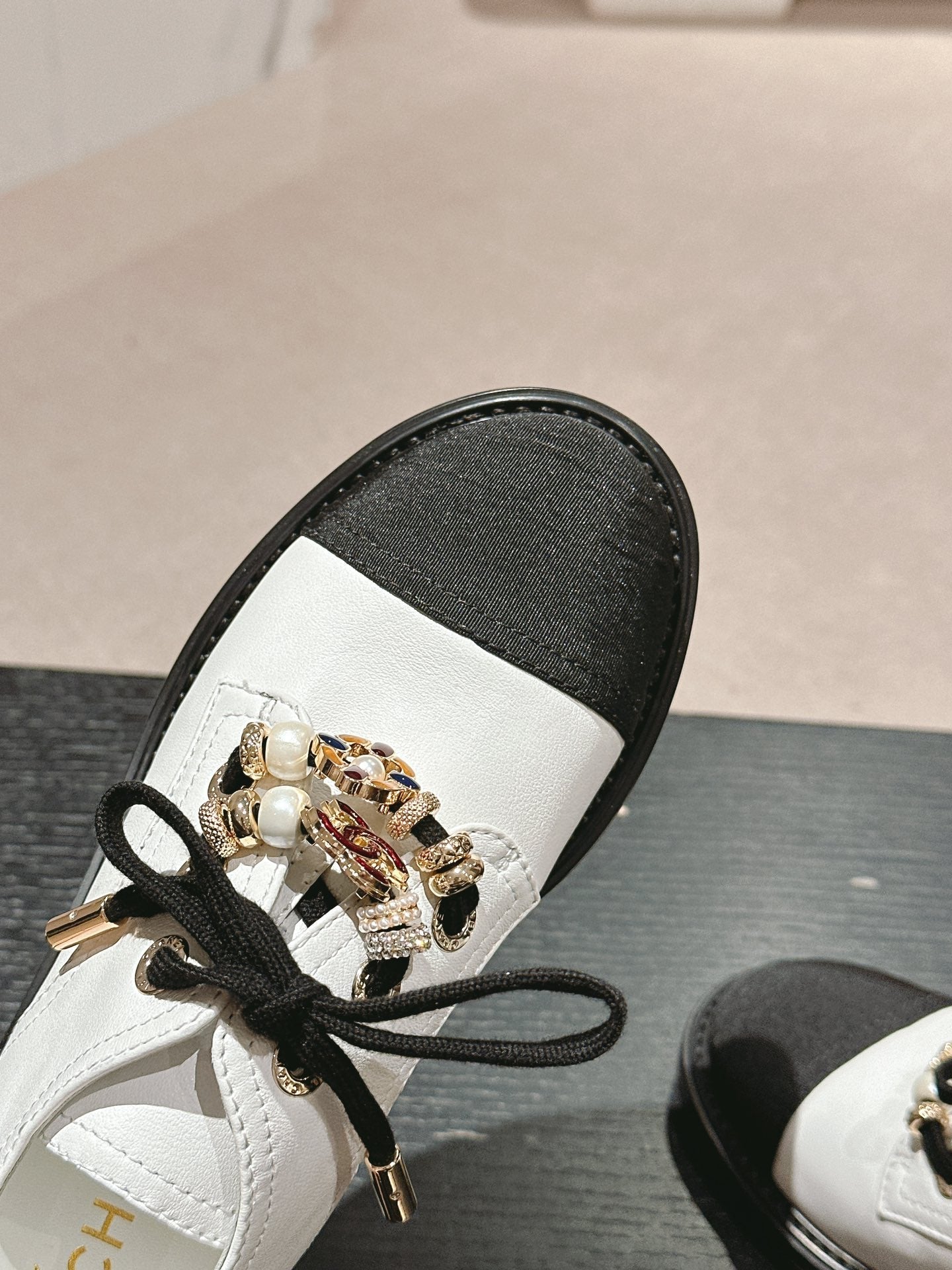OXFORD SHOES WHITE MIX BLACK SHEEPSKIN - 34