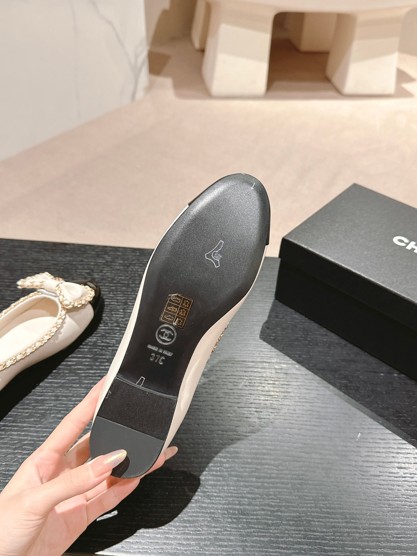 BOWKNOT BALLET FLAT IN WHITE MIX BLACK SHEEPSKIN - 34