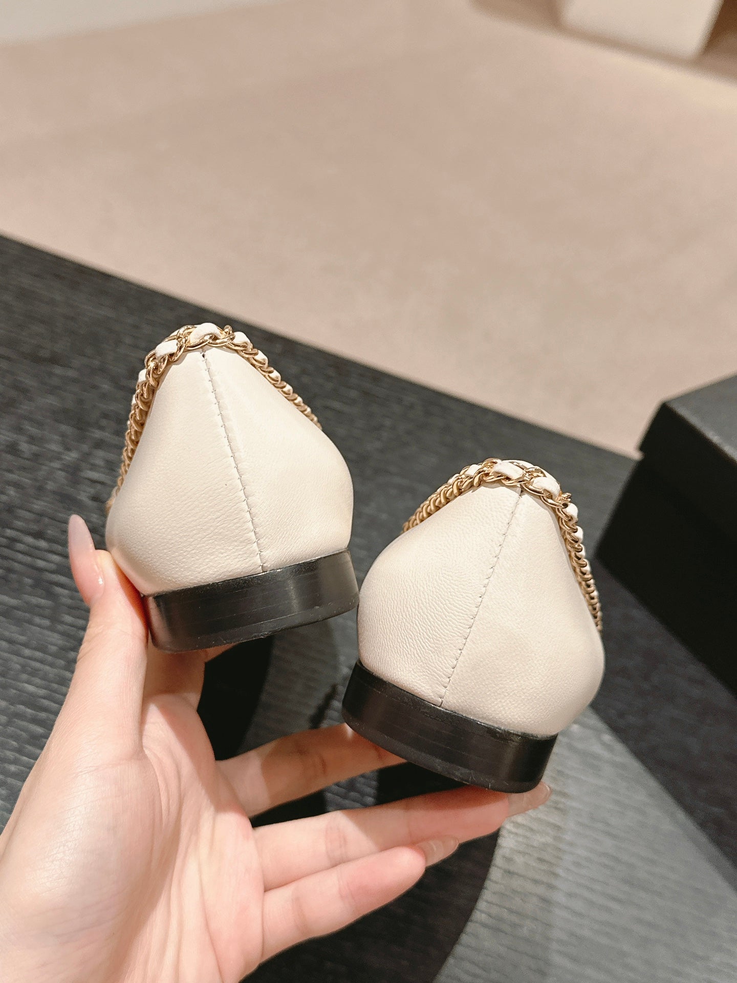 BOWKNOT BALLET FLAT IN WHITE MIX BLACK SHEEPSKIN - 34
