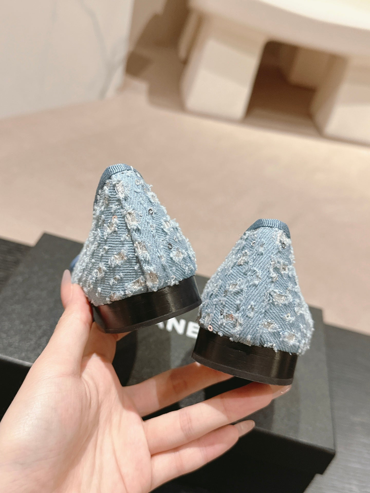 BALLET FLATS IN LIGHT BLUE DENIM AND BLACK SATIN - 34