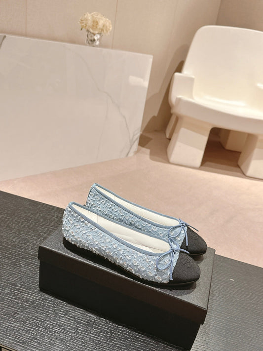 BALLET FLATS IN LIGHT BLUE DENIM AND BLACK SATIN - 34