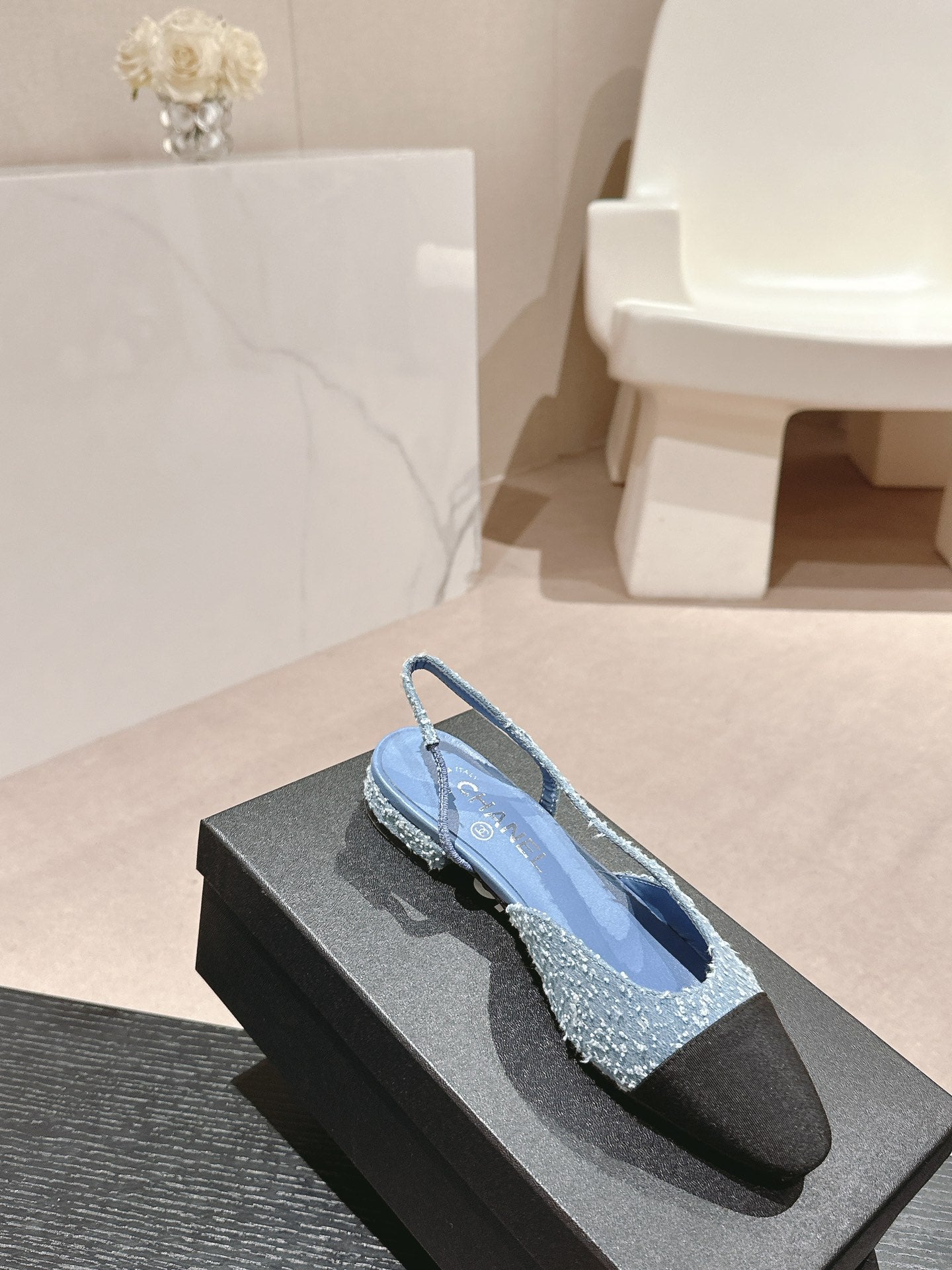 SLINGBACKS IN LIGHT BLUE DENIM AND BLACK SATIN - 34