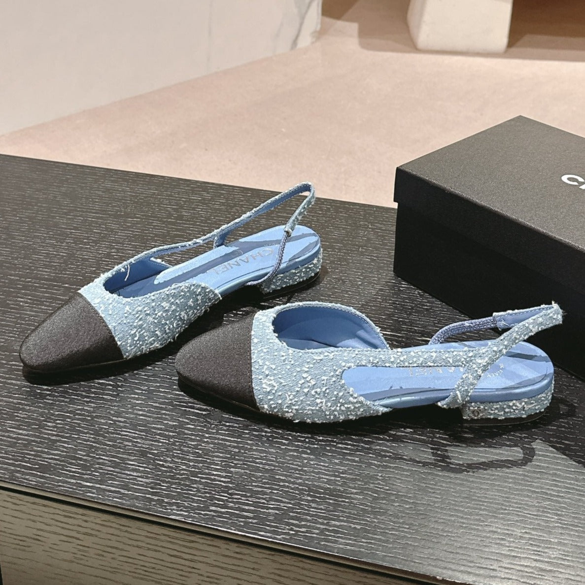 SLINGBACKS IN LIGHT BLUE DENIM AND BLACK SATIN - 34