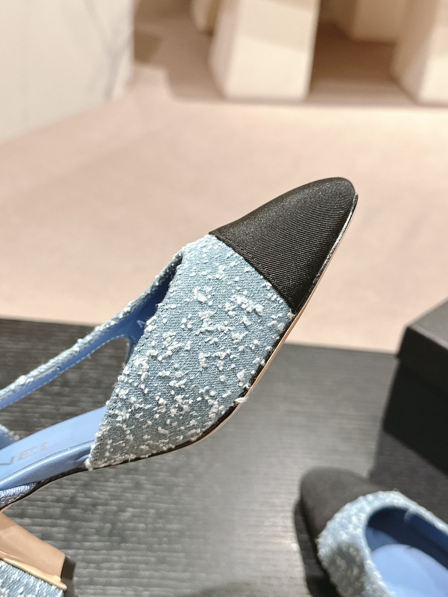 HIGH SLINGBACKS IN LIGHT BLUE DENIM AND BLACK SATIN - 34