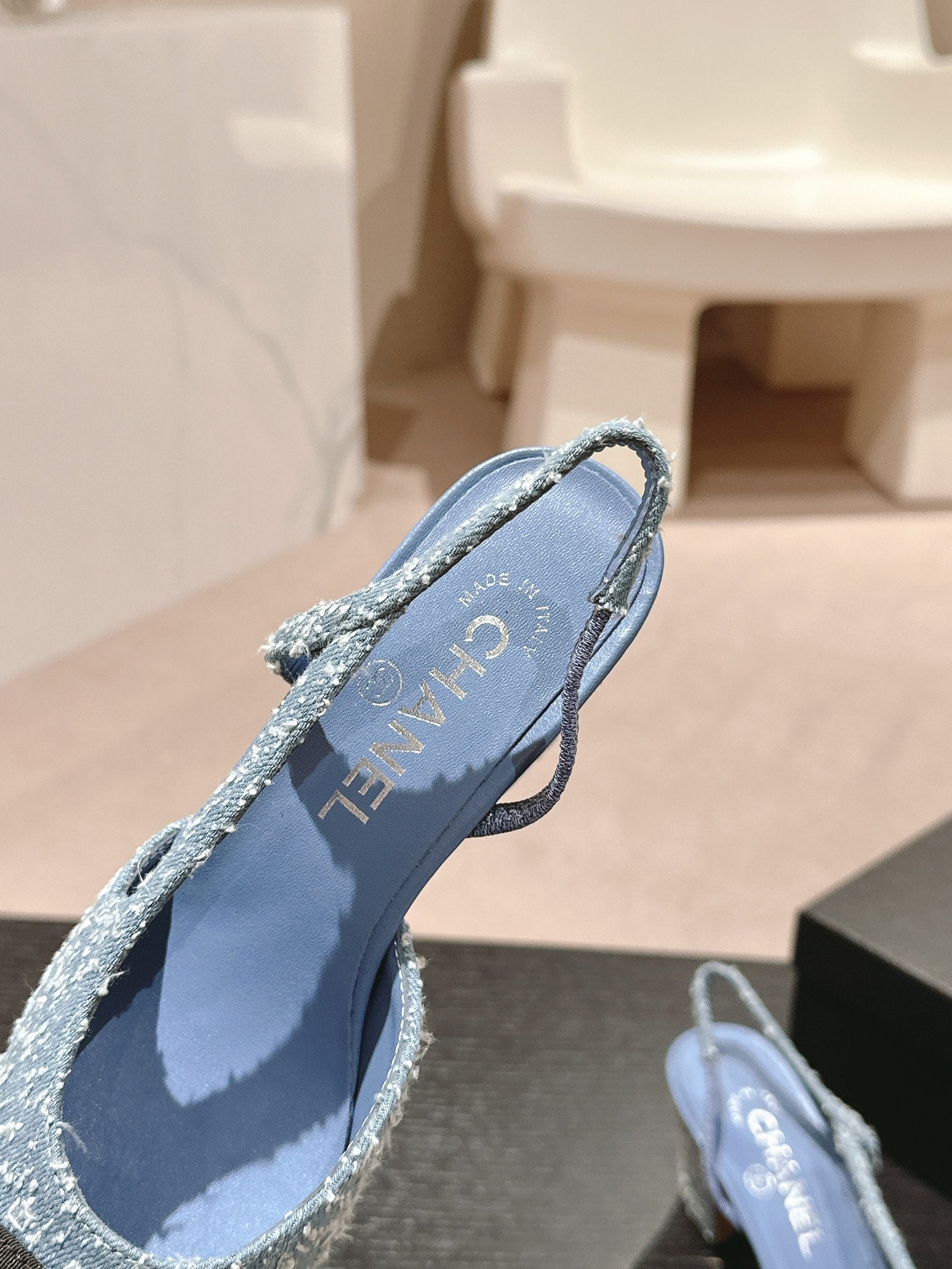 HIGH SLINGBACKS IN LIGHT BLUE DENIM AND BLACK SATIN - 34