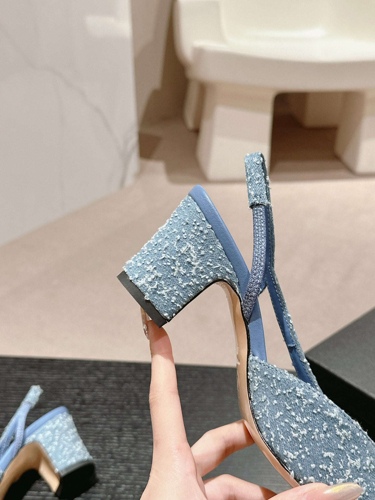 HIGH SLINGBACKS IN LIGHT BLUE DENIM AND BLACK SATIN - 34