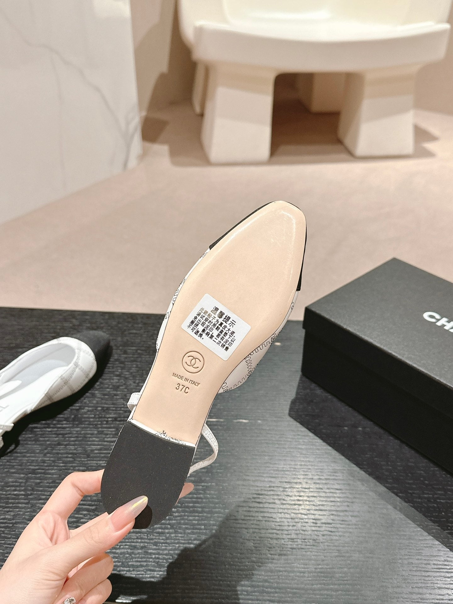 SLINGBACKS IN WHITE LAMBSKIN AND BLACK SATIN - 34