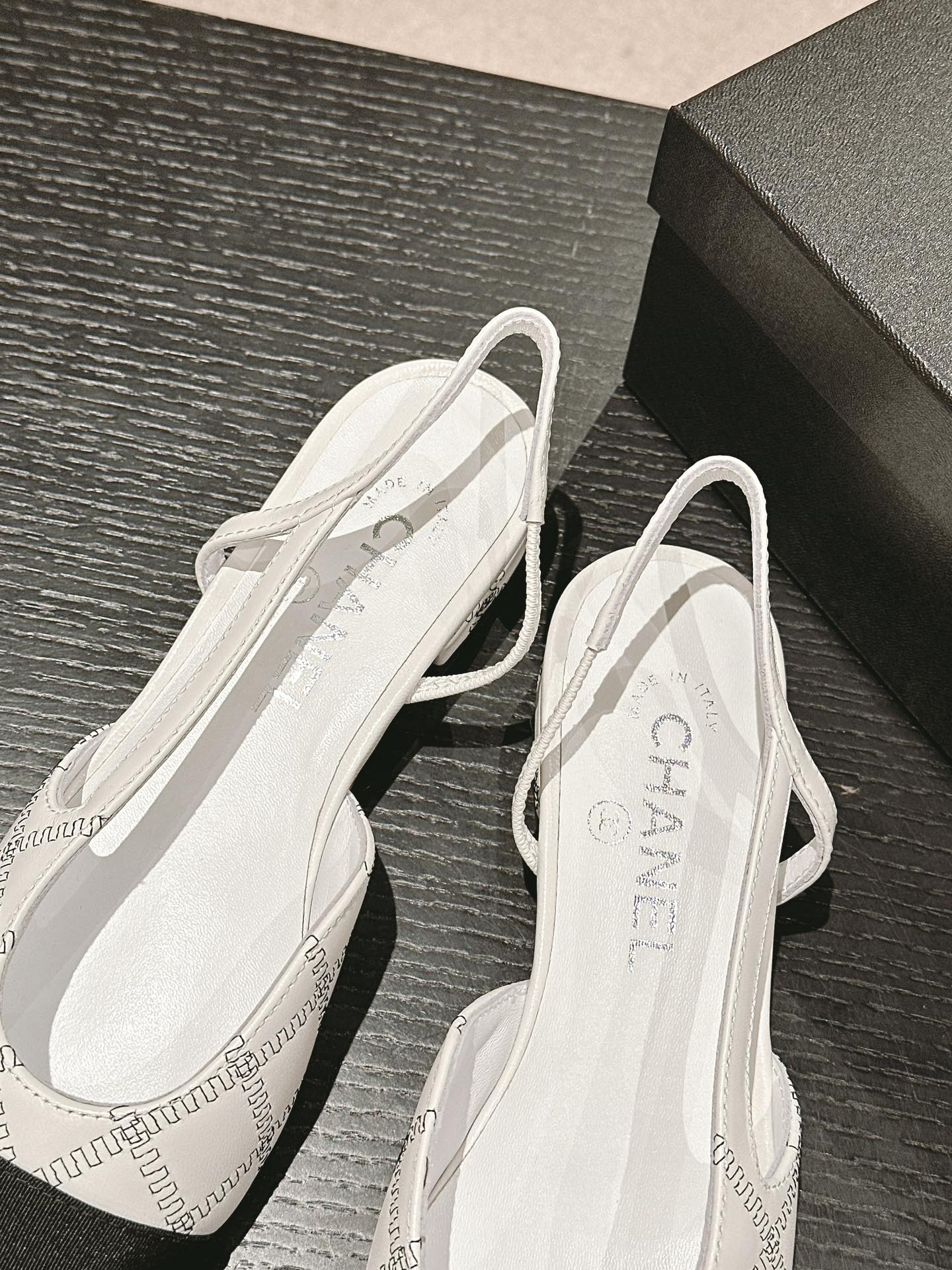SLINGBACKS IN WHITE LAMBSKIN AND BLACK SATIN - 34