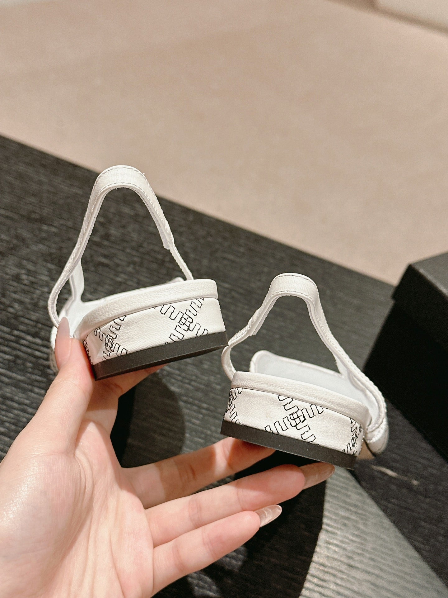 SLINGBACKS IN WHITE LAMBSKIN AND BLACK SATIN - 34