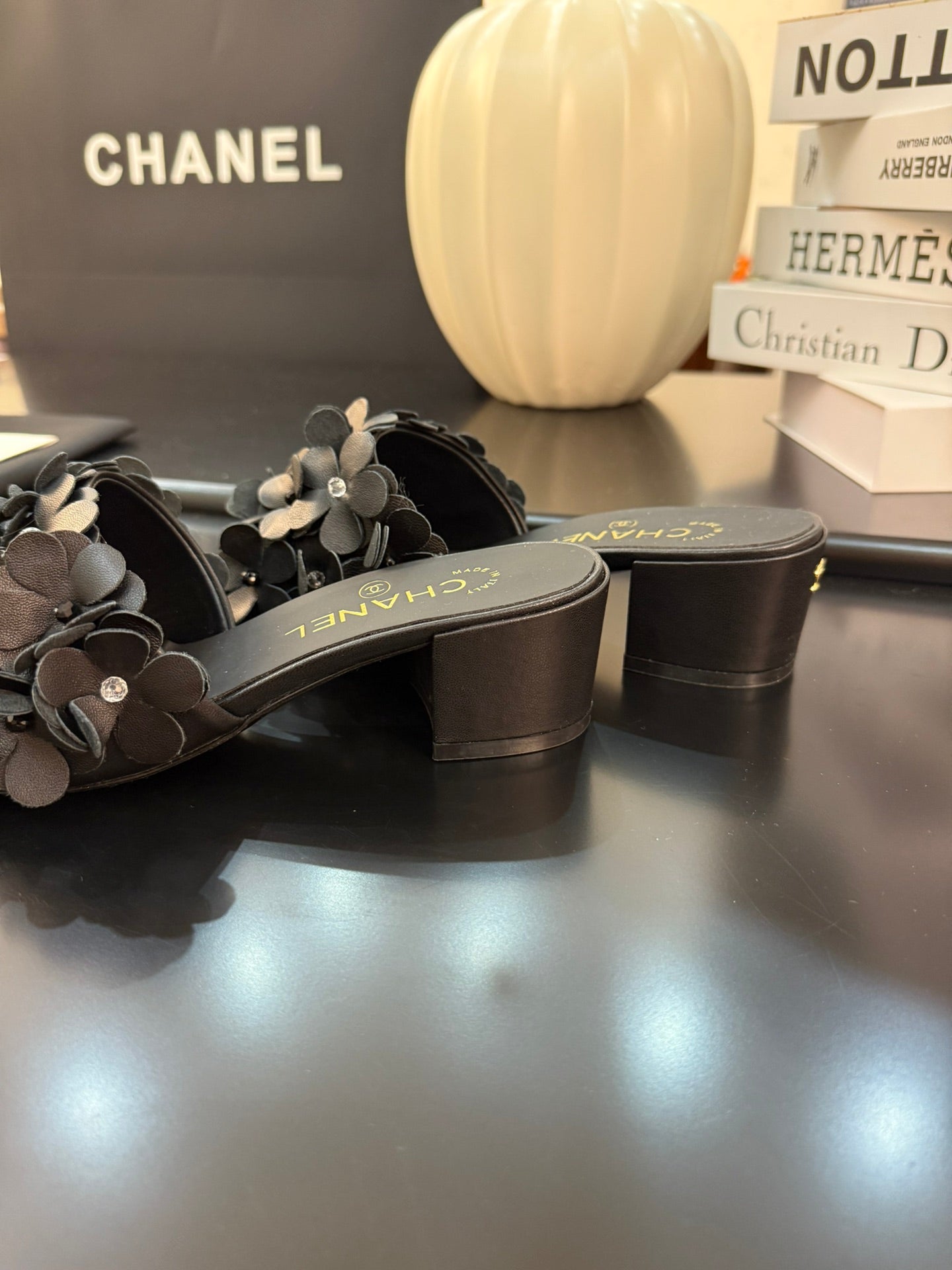 MID HEEL 45 MM MULE IN BLACK CALFSKIN - 34