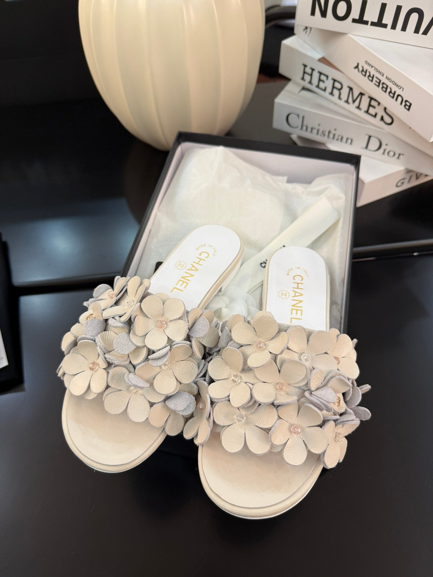 FLAT MULE 15 MM IN PALE GRAY CALFSKIN - 34