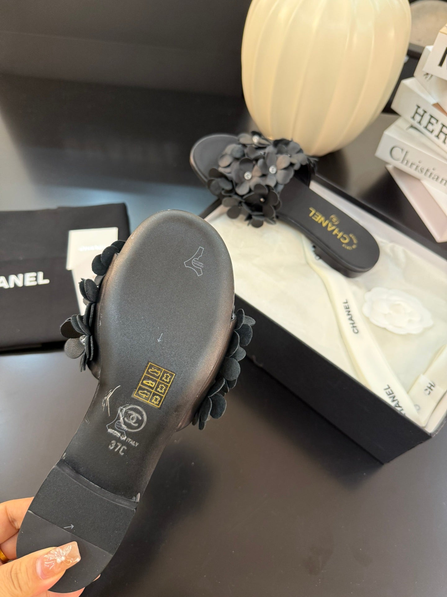 FLAT MULE 15 MM IN BLACK CALFSKIN - 34