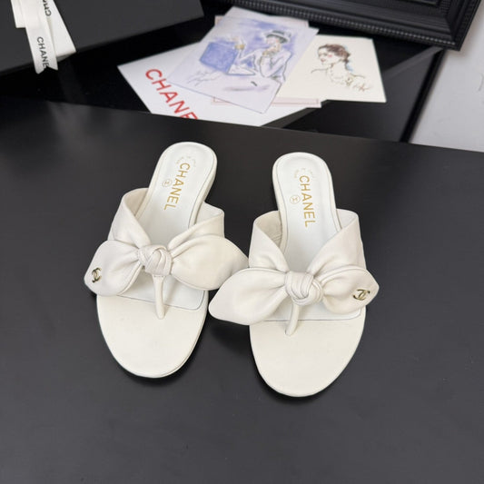 CC 25C Thong Sandal Bow White Lambskin 233563 - 35