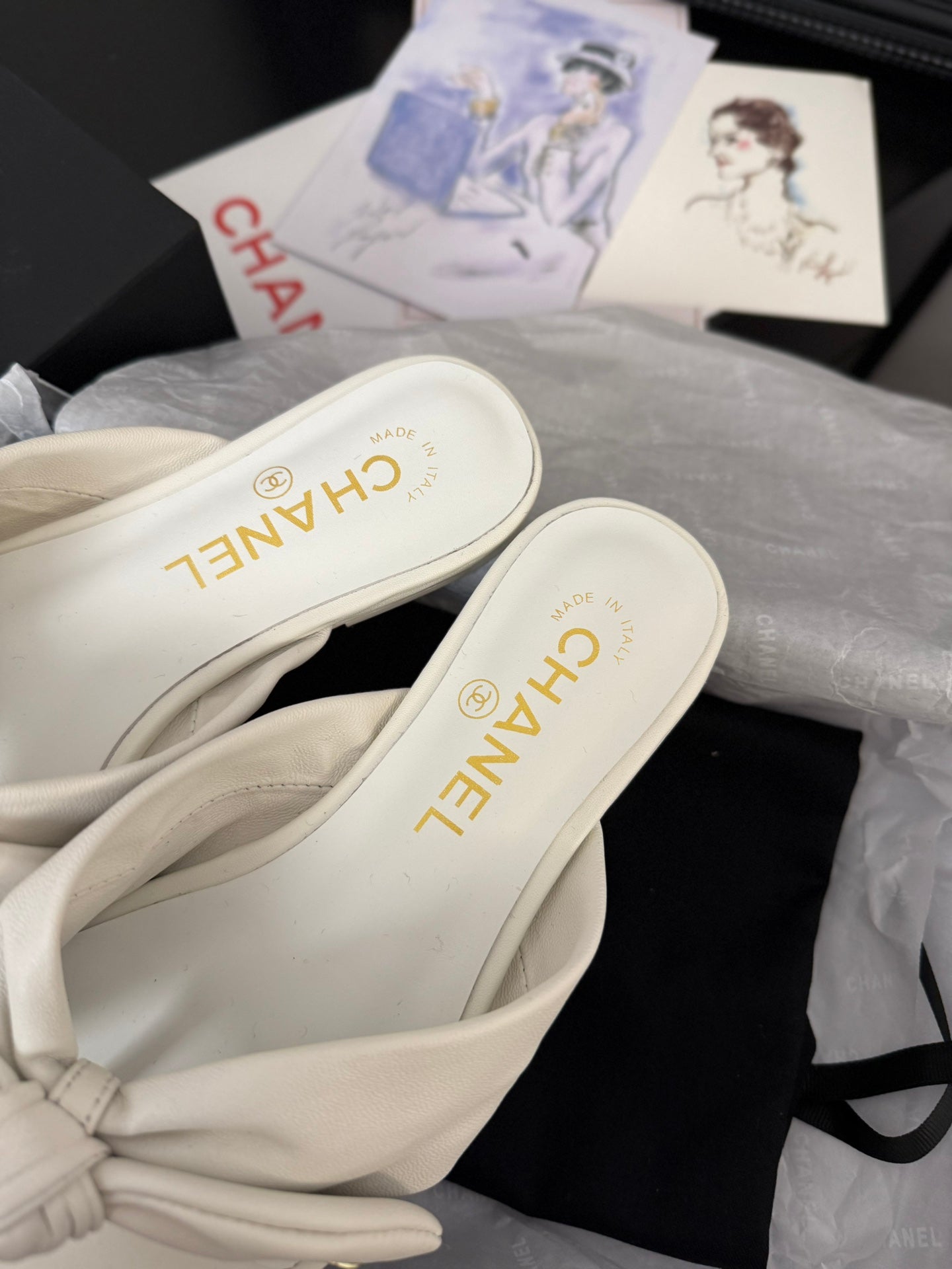 CC 25C Thong Sandal Bow White Lambskin 233563 - 35