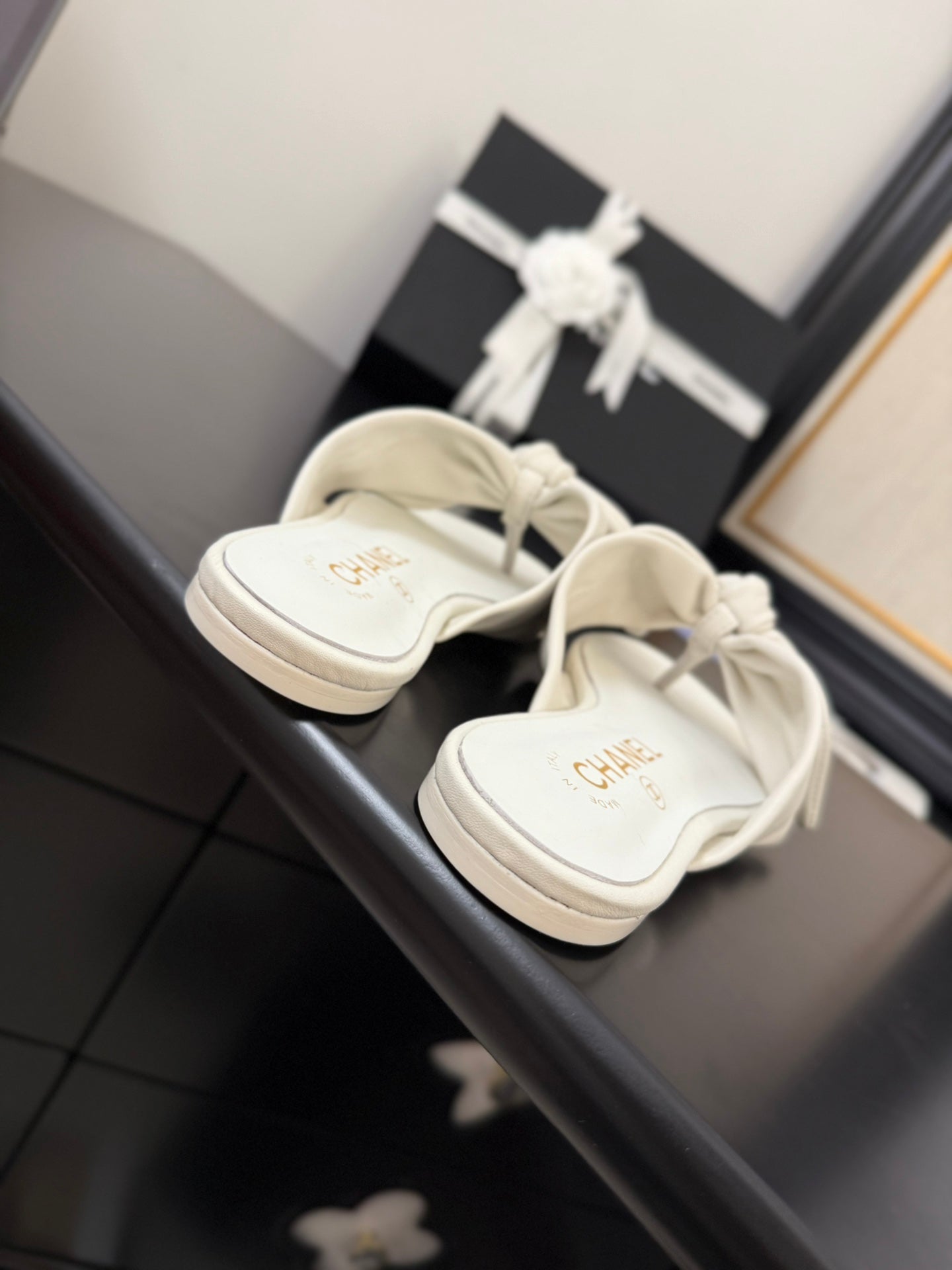 CC 25C Thong Sandal Bow White Lambskin 233563 - 35
