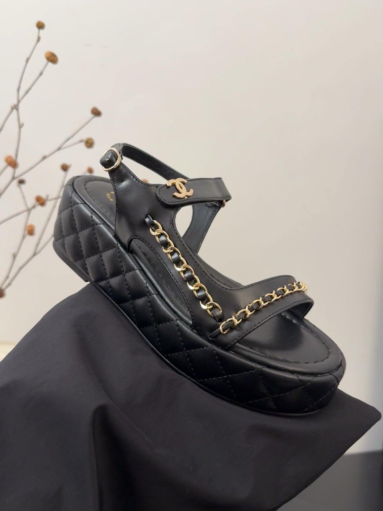THICK-SOLED SANDALS 55 MM IN BLACK CALFSKIN - 34