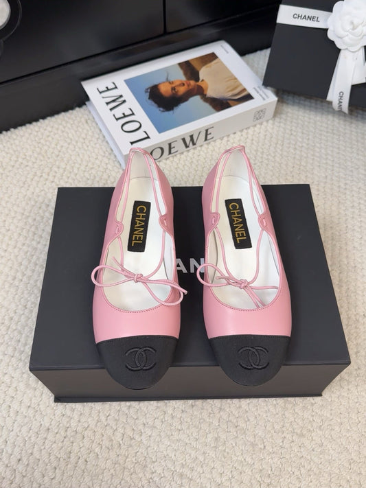 FLAT MARY JANE PUMPS IN BABY PINK LAMBSKIN MIX BLACK FABRIC - 34
