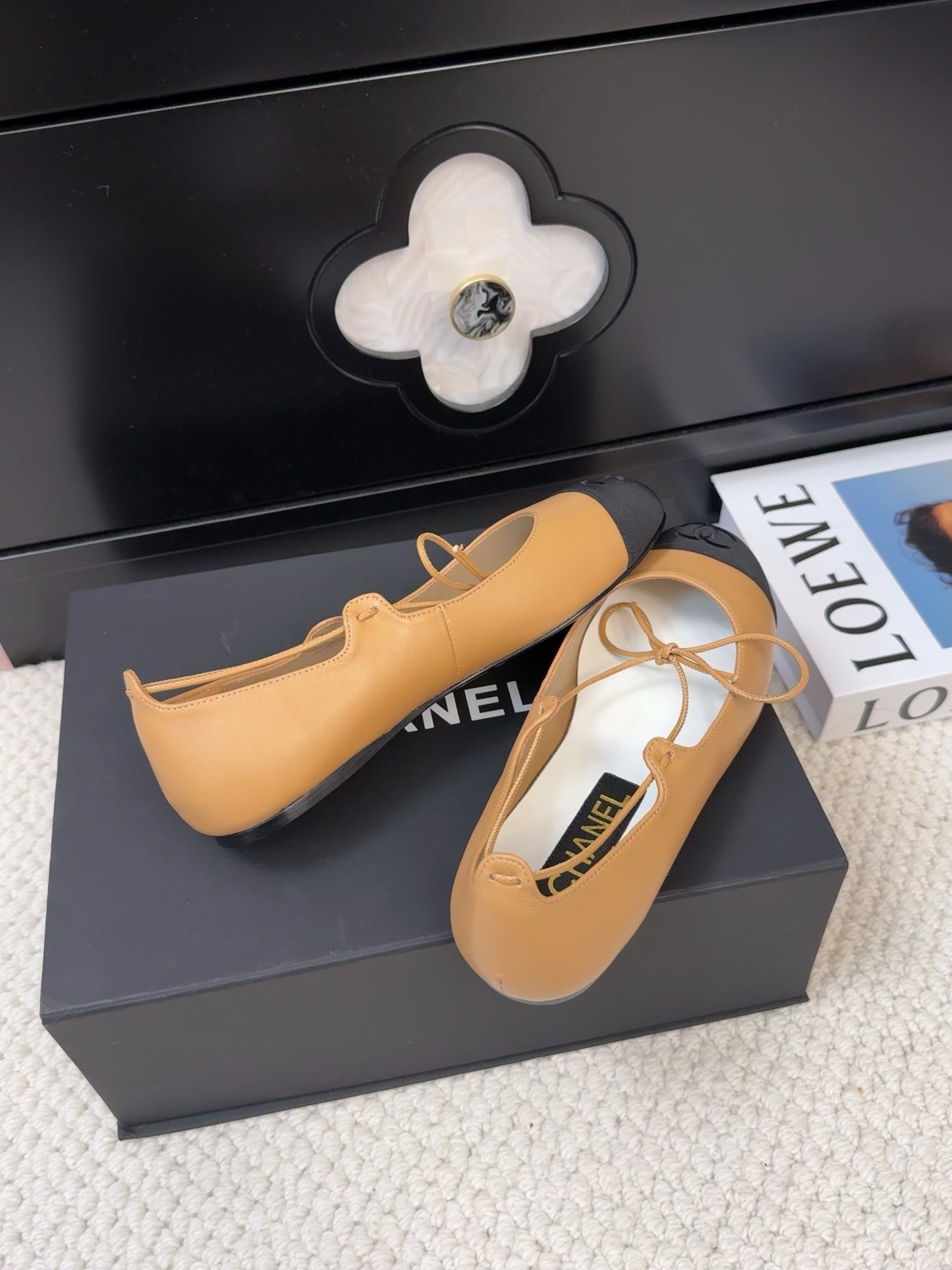 FLAT MARY JANE PUMPS IN DIJON YELLOW LAMBSKIN MIX BLACK FABRIC - 34