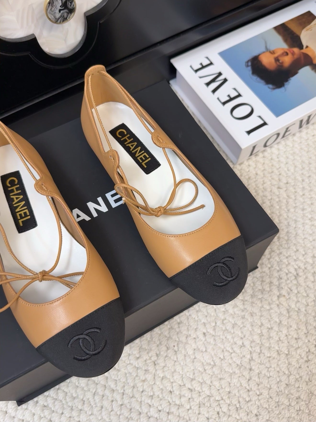 FLAT MARY JANE PUMPS IN DIJON YELLOW LAMBSKIN MIX BLACK FABRIC - 34