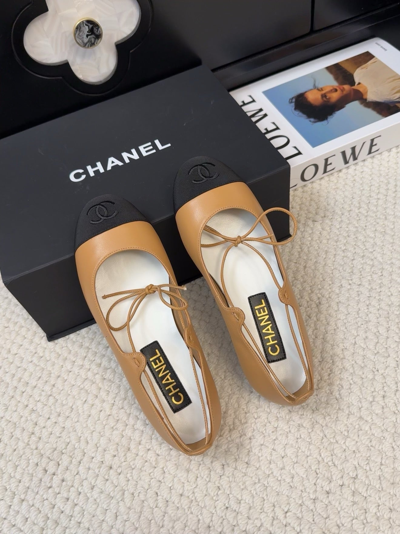 FLAT MARY JANE PUMPS IN DIJON YELLOW LAMBSKIN MIX BLACK FABRIC - 34