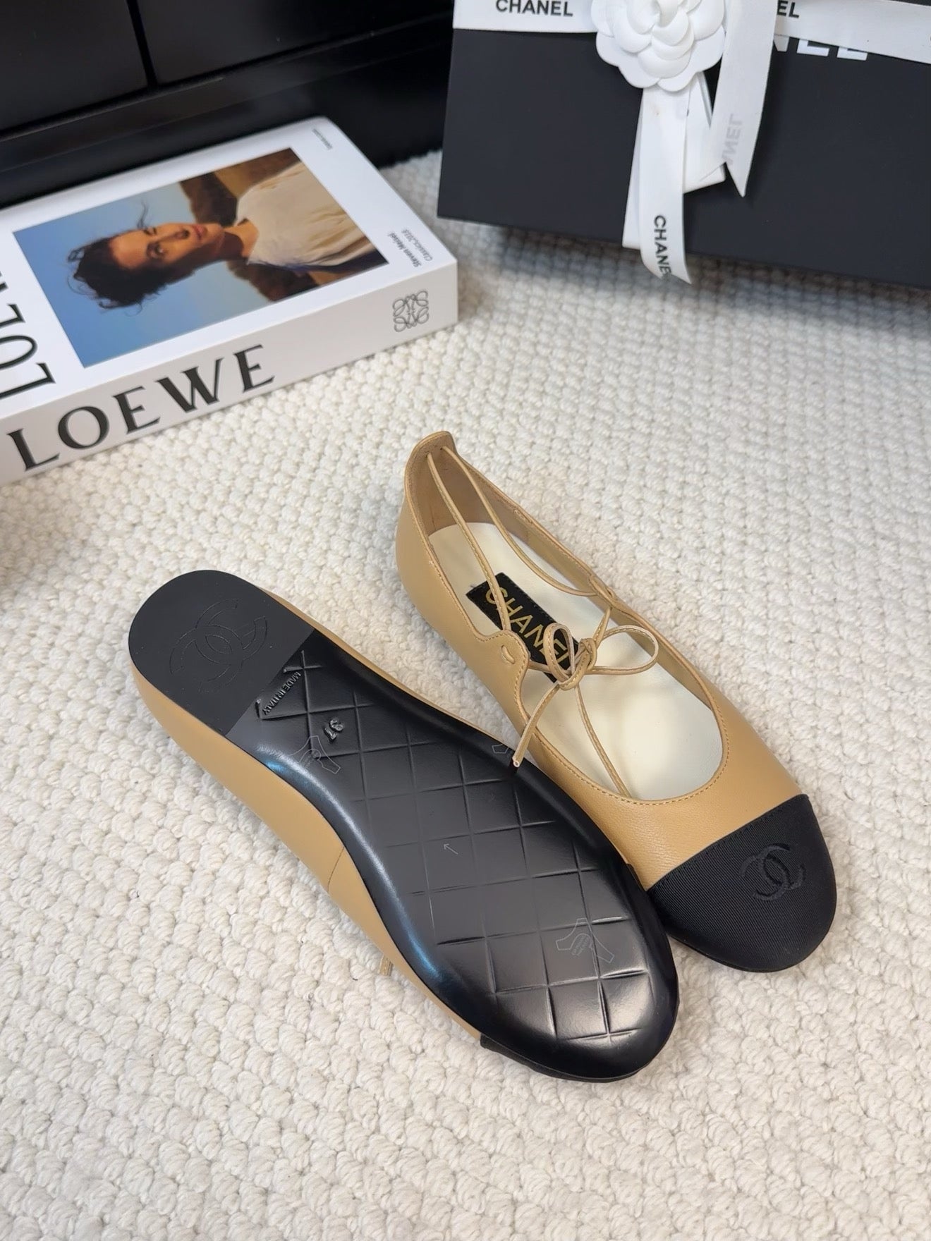 FLAT MARY JANE PUMPS IN SUN YELLOW LAMBSKIN MIX BLACK FABRIC - 34