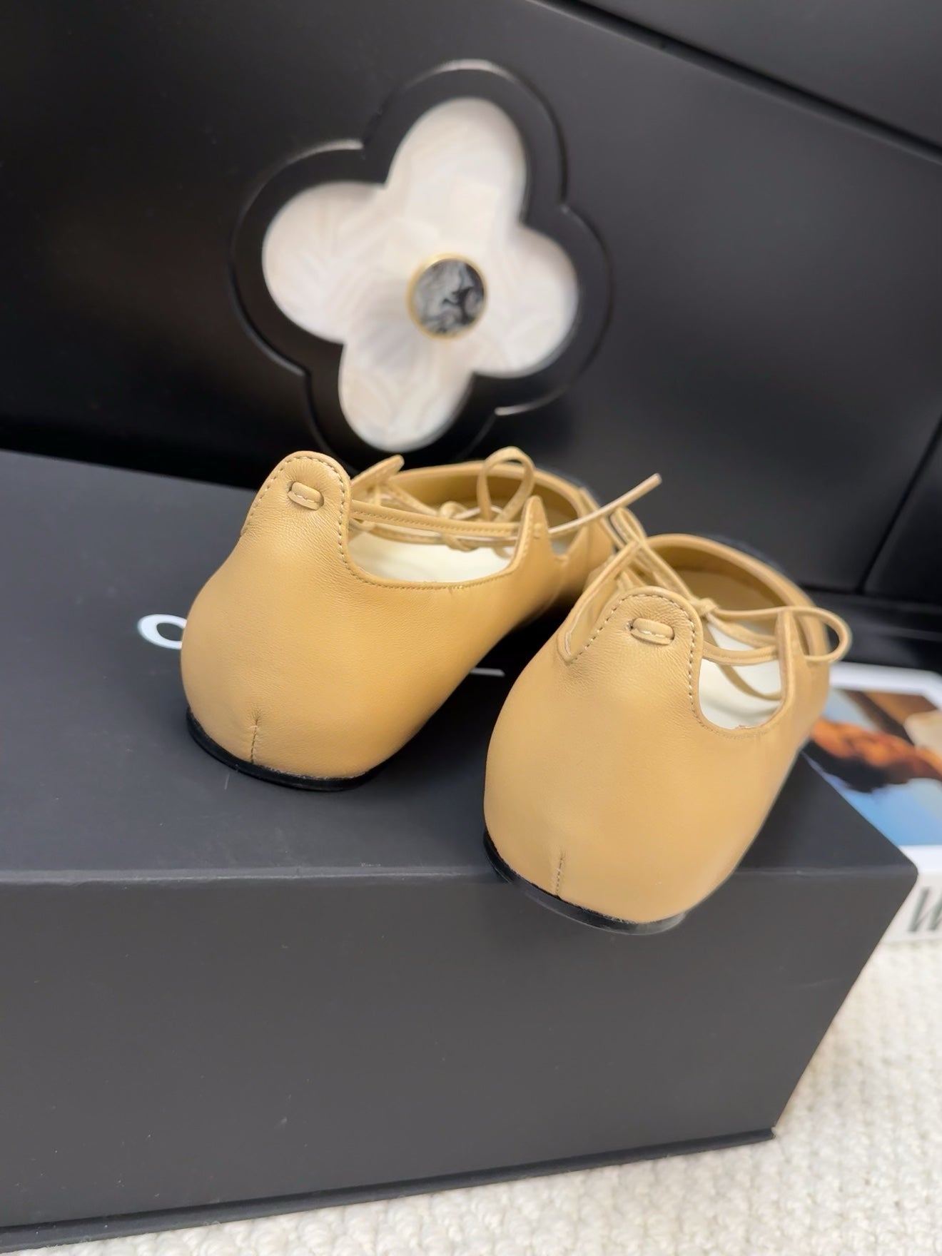 FLAT MARY JANE PUMPS IN SUN YELLOW LAMBSKIN MIX BLACK FABRIC - 34