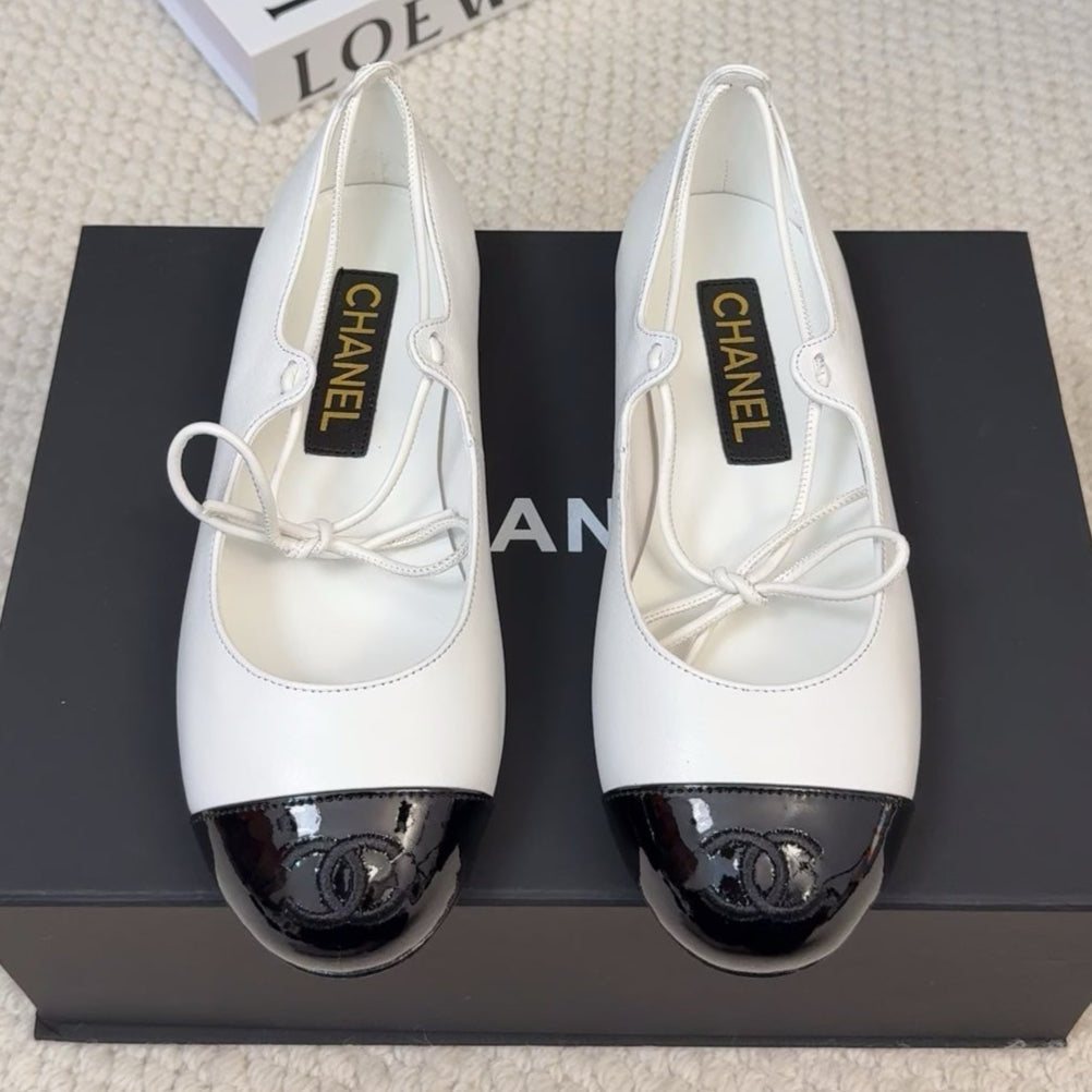 FLAT MARY JANE PUMPS IN WHITE MIX BLACK LAMBSKIN - 34