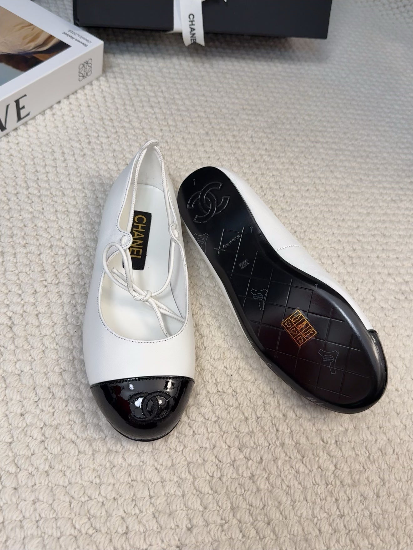 FLAT MARY JANE PUMPS IN WHITE MIX BLACK LAMBSKIN - 34