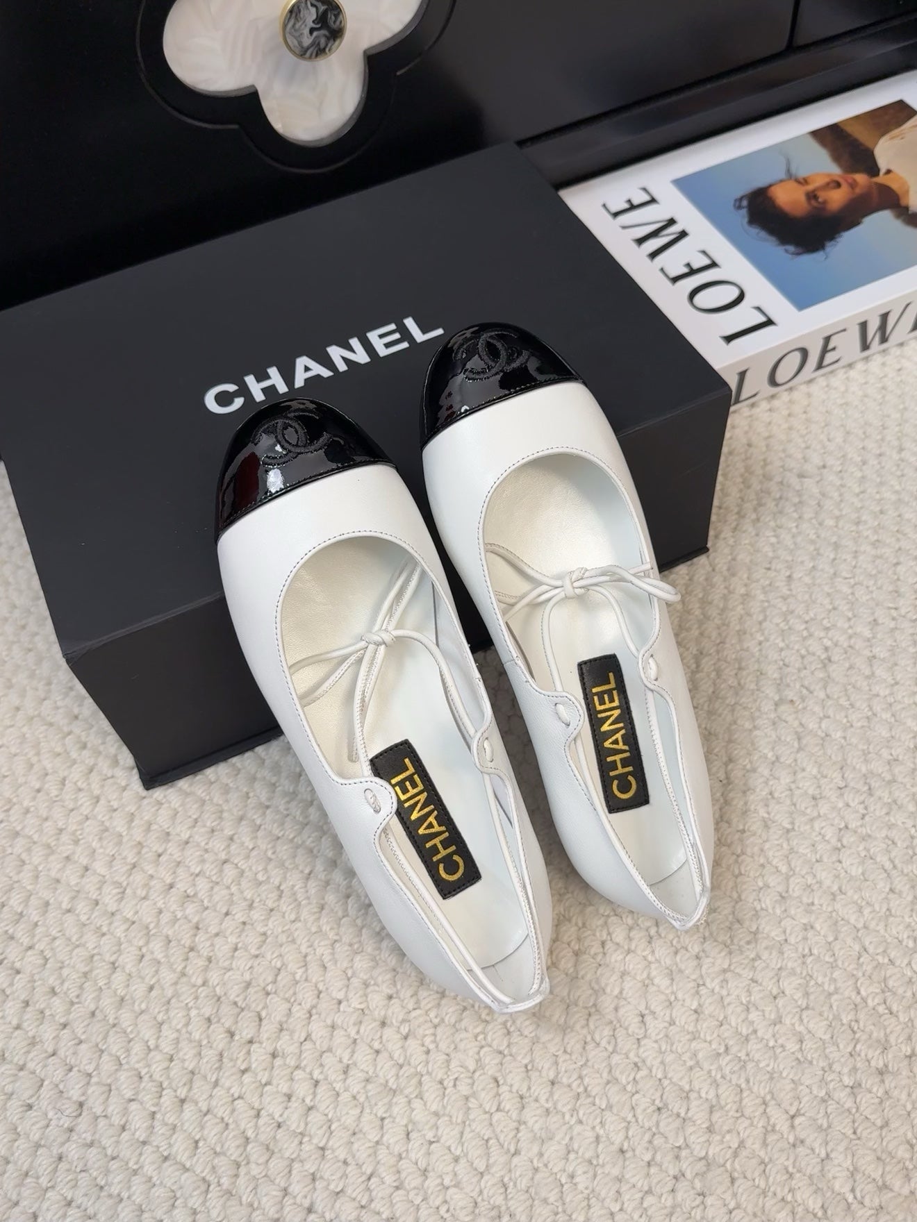 FLAT MARY JANE PUMPS IN WHITE MIX BLACK LAMBSKIN - 34