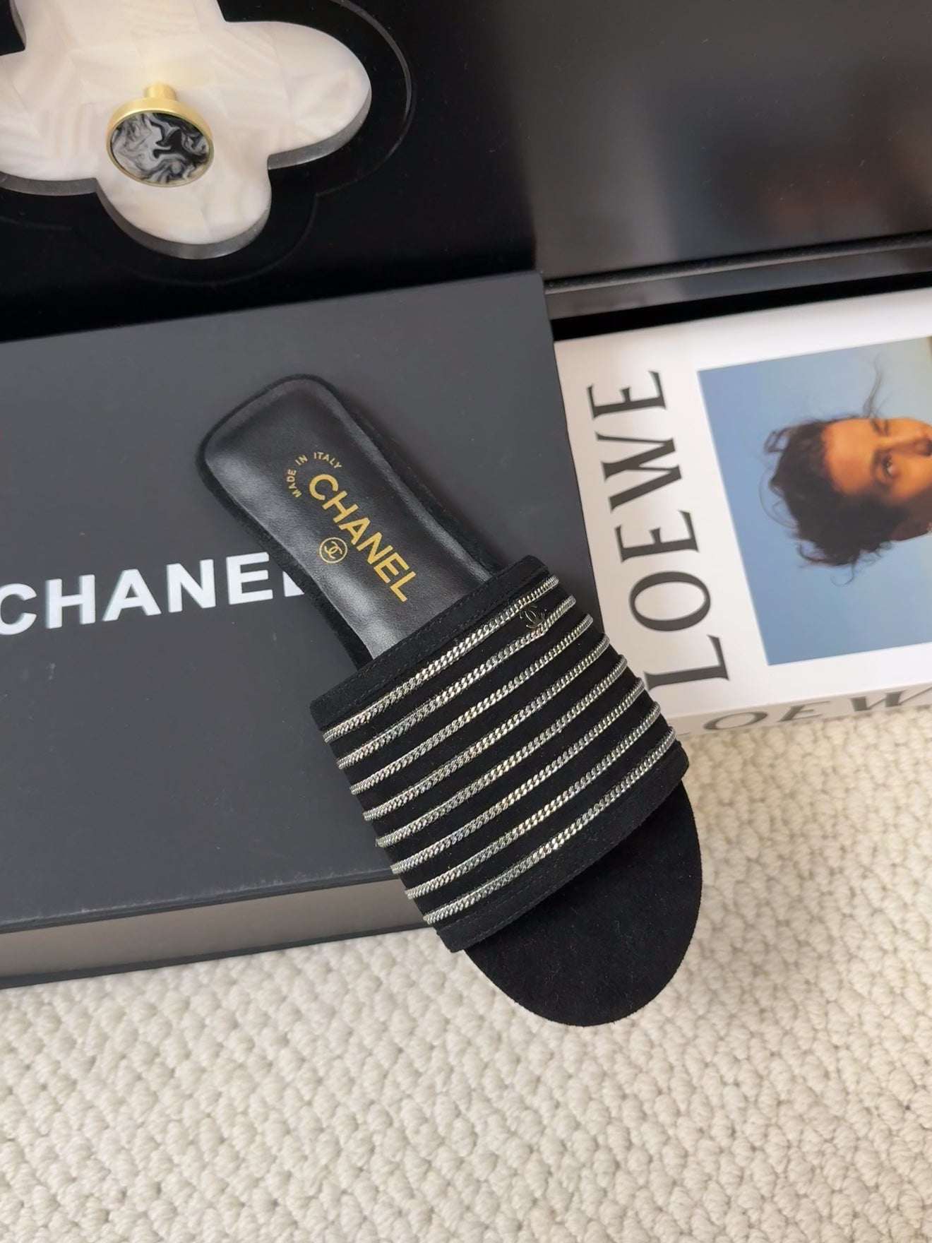 FLAT SLIDE IN BLACK SUEDE WITH SILVER CHAIN - 35