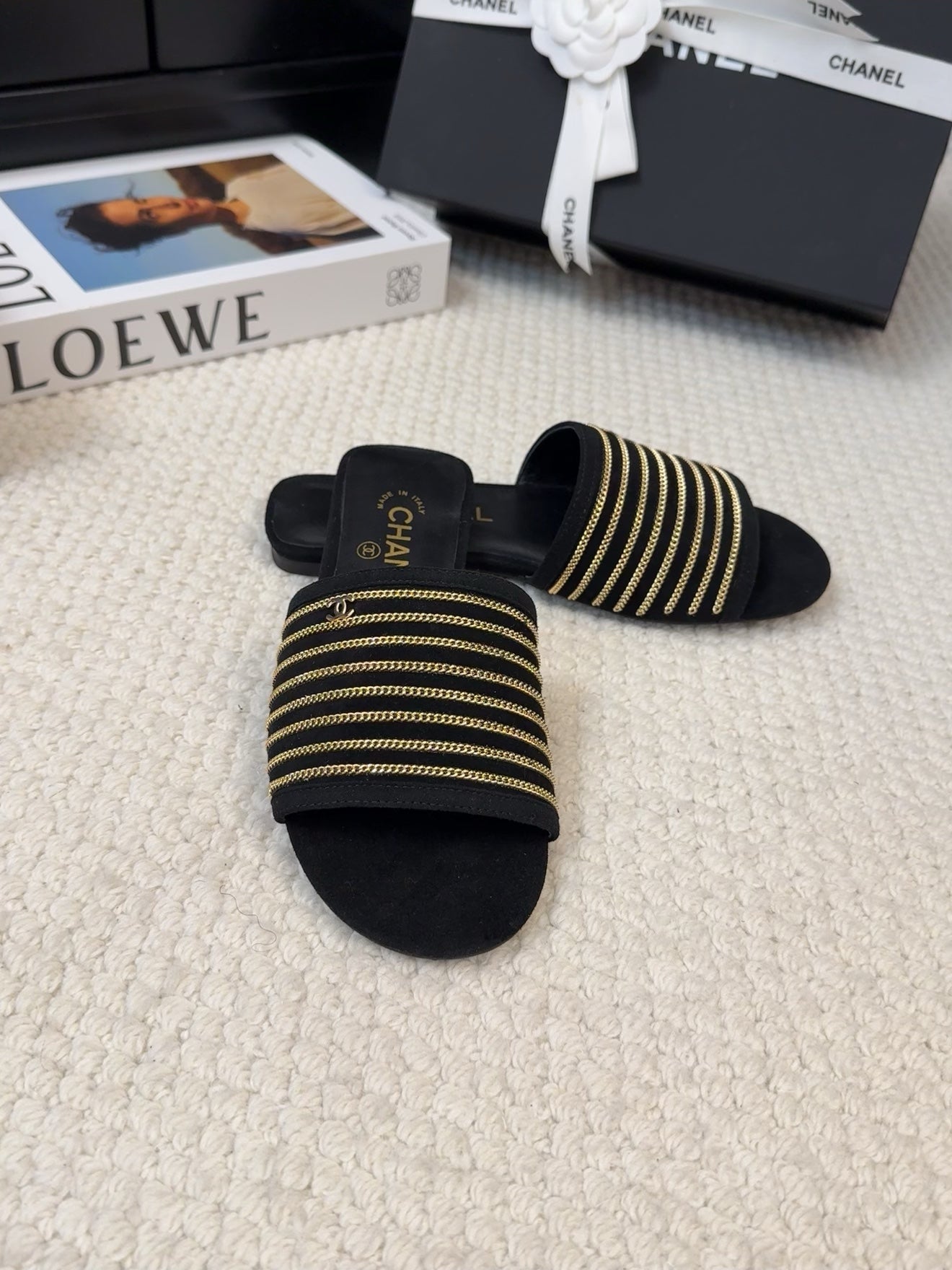 FLAT SLIDE IN BLACK SUEDE WITH GOLD CRYSTALS - 35