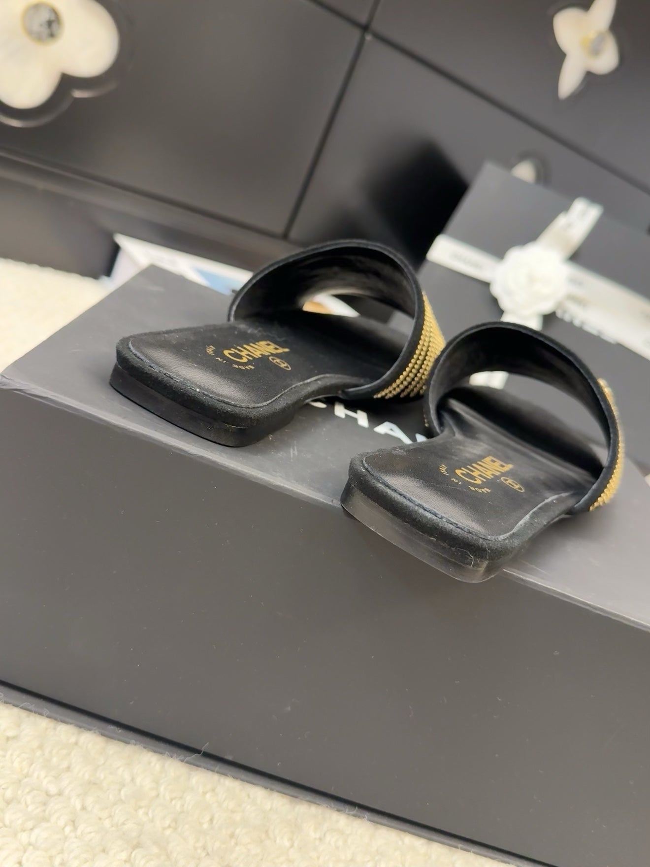 FLAT SLIDE IN BLACK SUEDE WITH GOLD CRYSTALS - 35